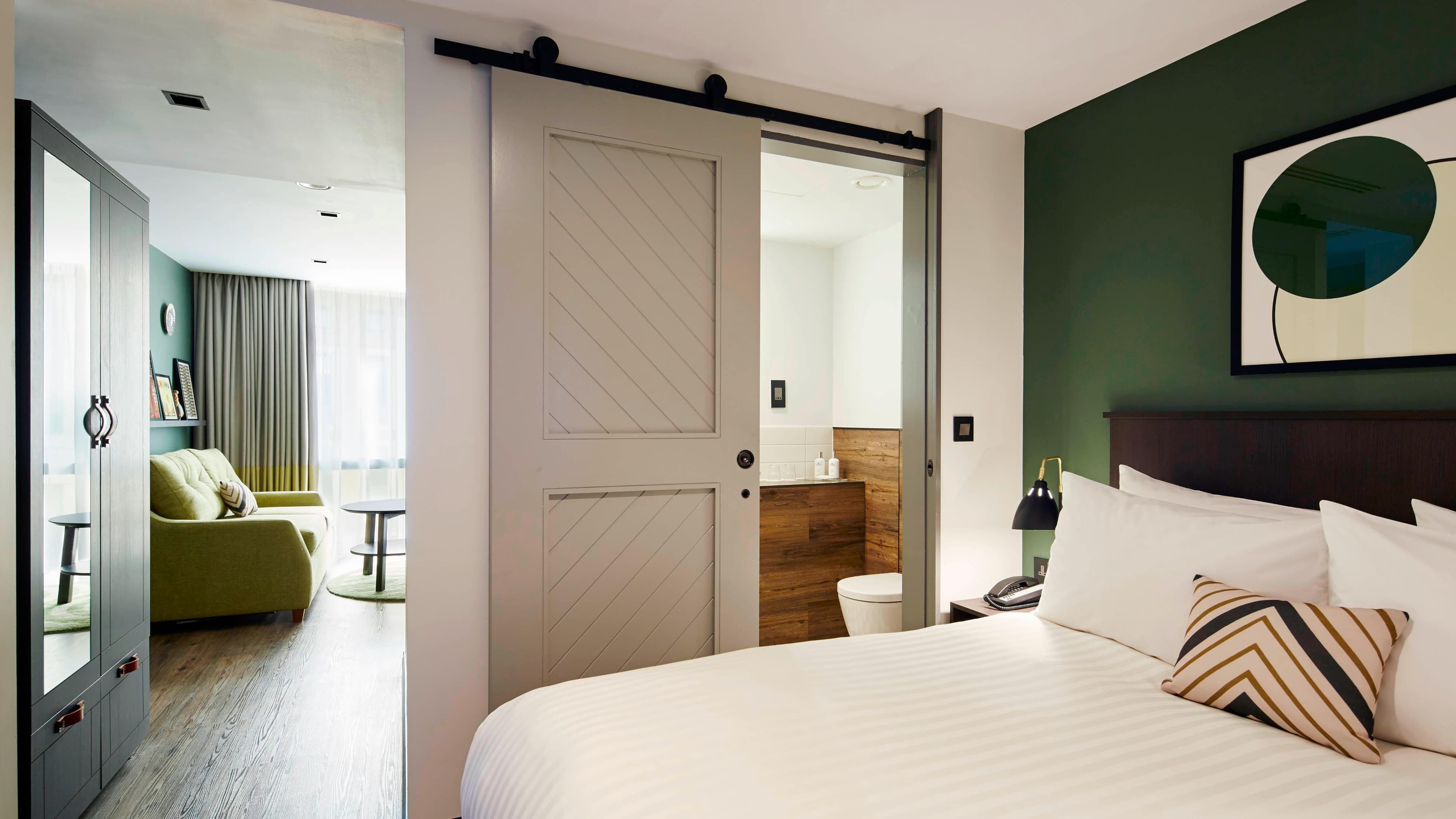 One Bedroom Open Plan - Image 1