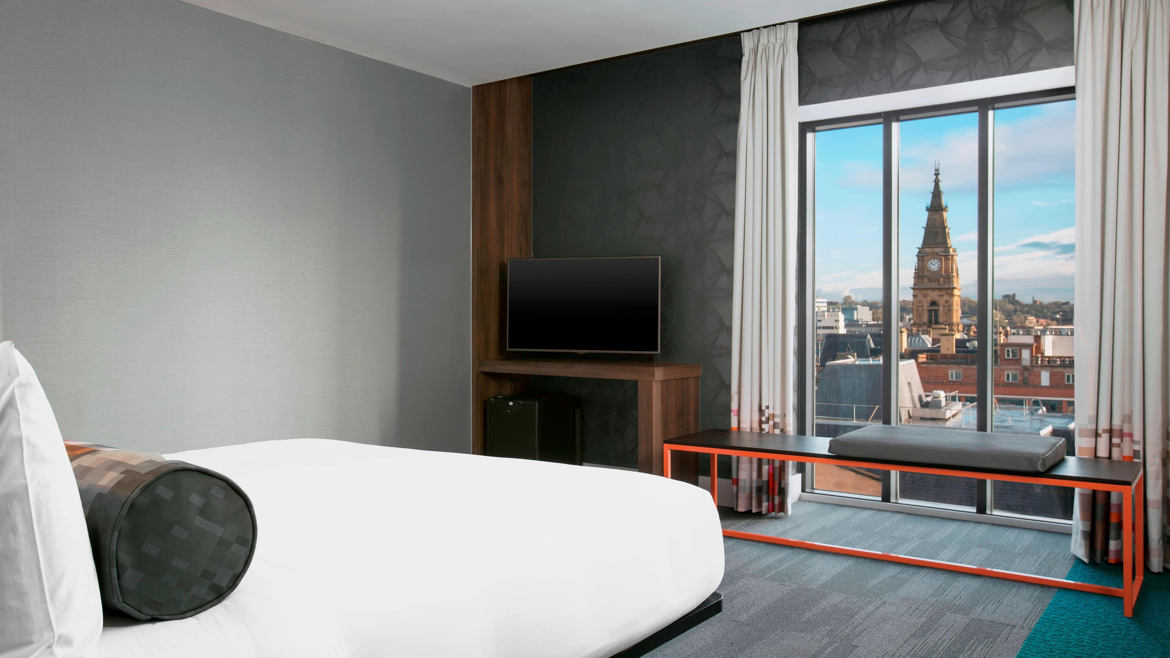 Aloft King Room - Image 6