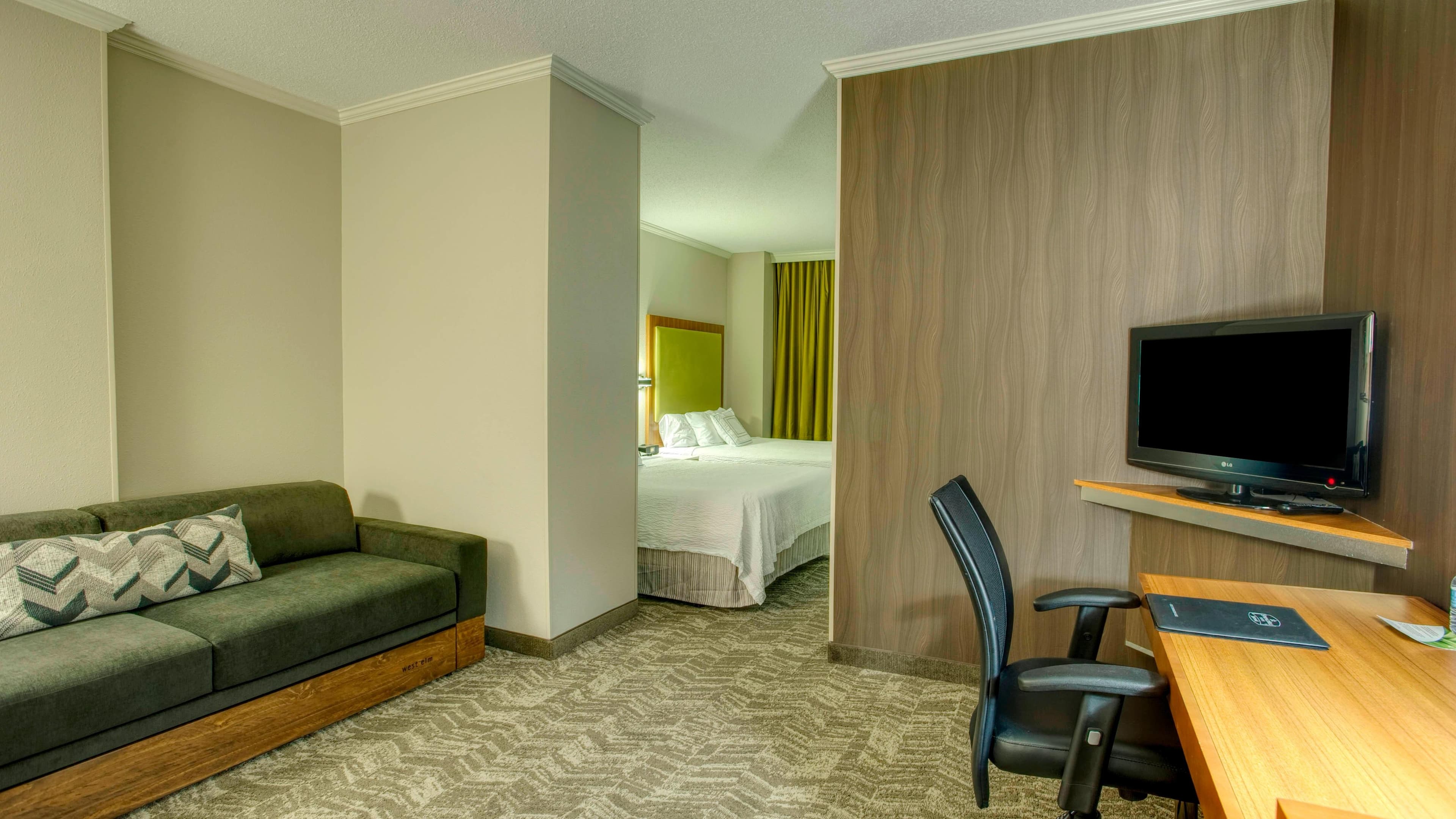 Suite - Image 1