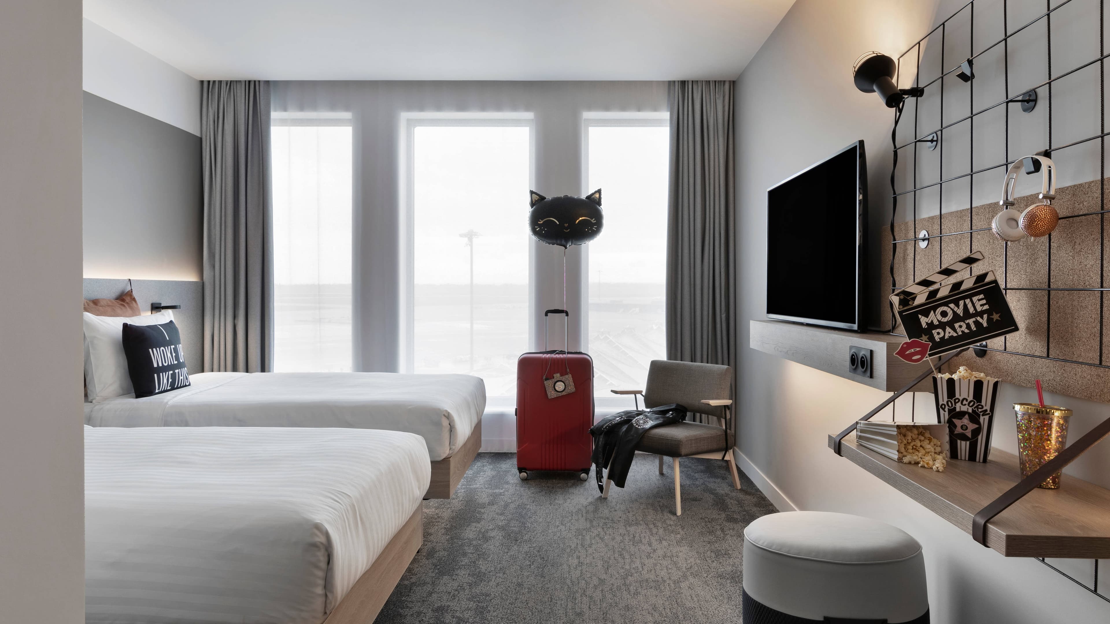 Moxy Twin - Image 1