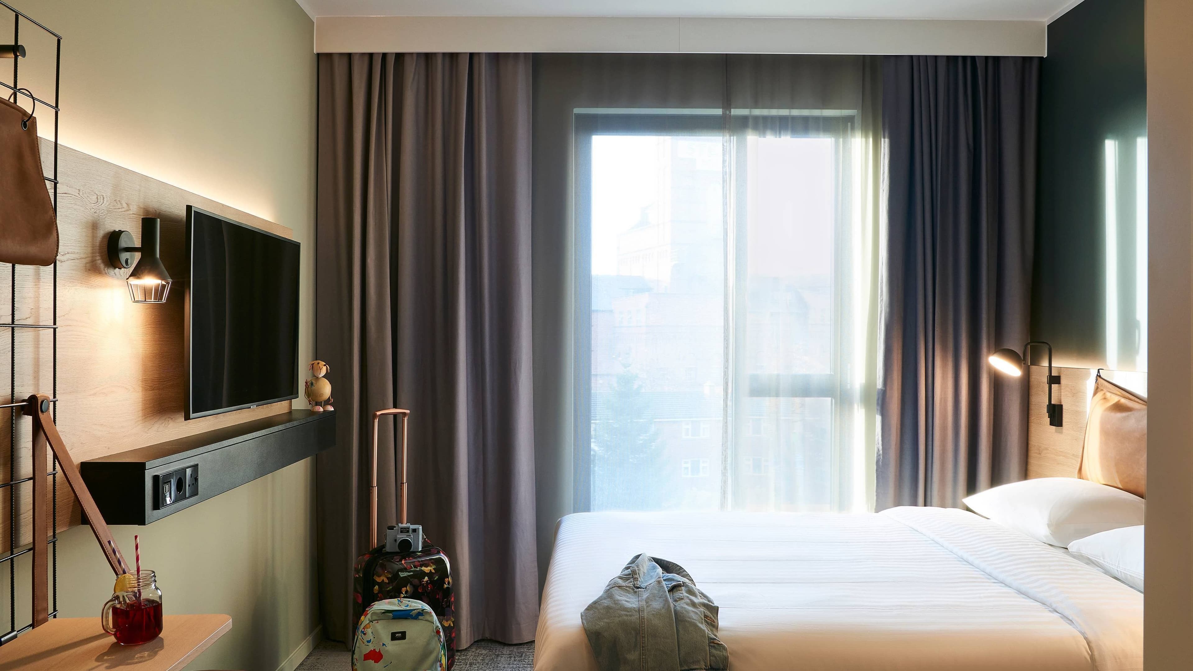 Moxy Queen Sleeper - Image 3
