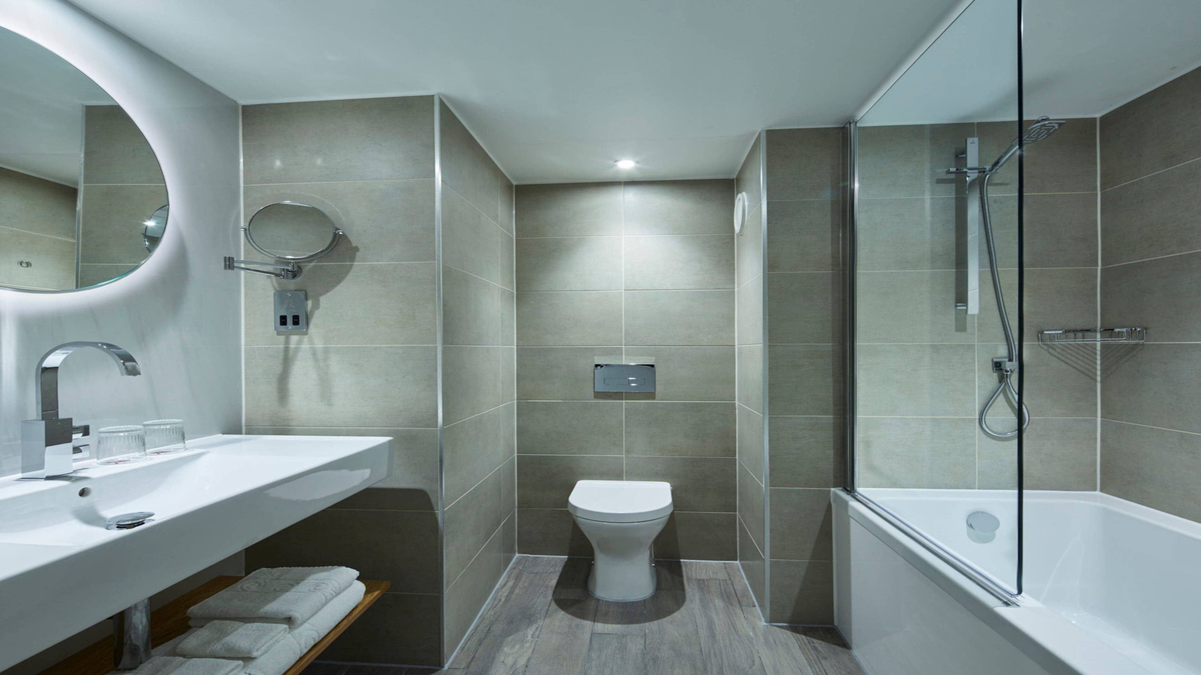 Manchester Marriott Victoria & Albert Hotel - Image 5