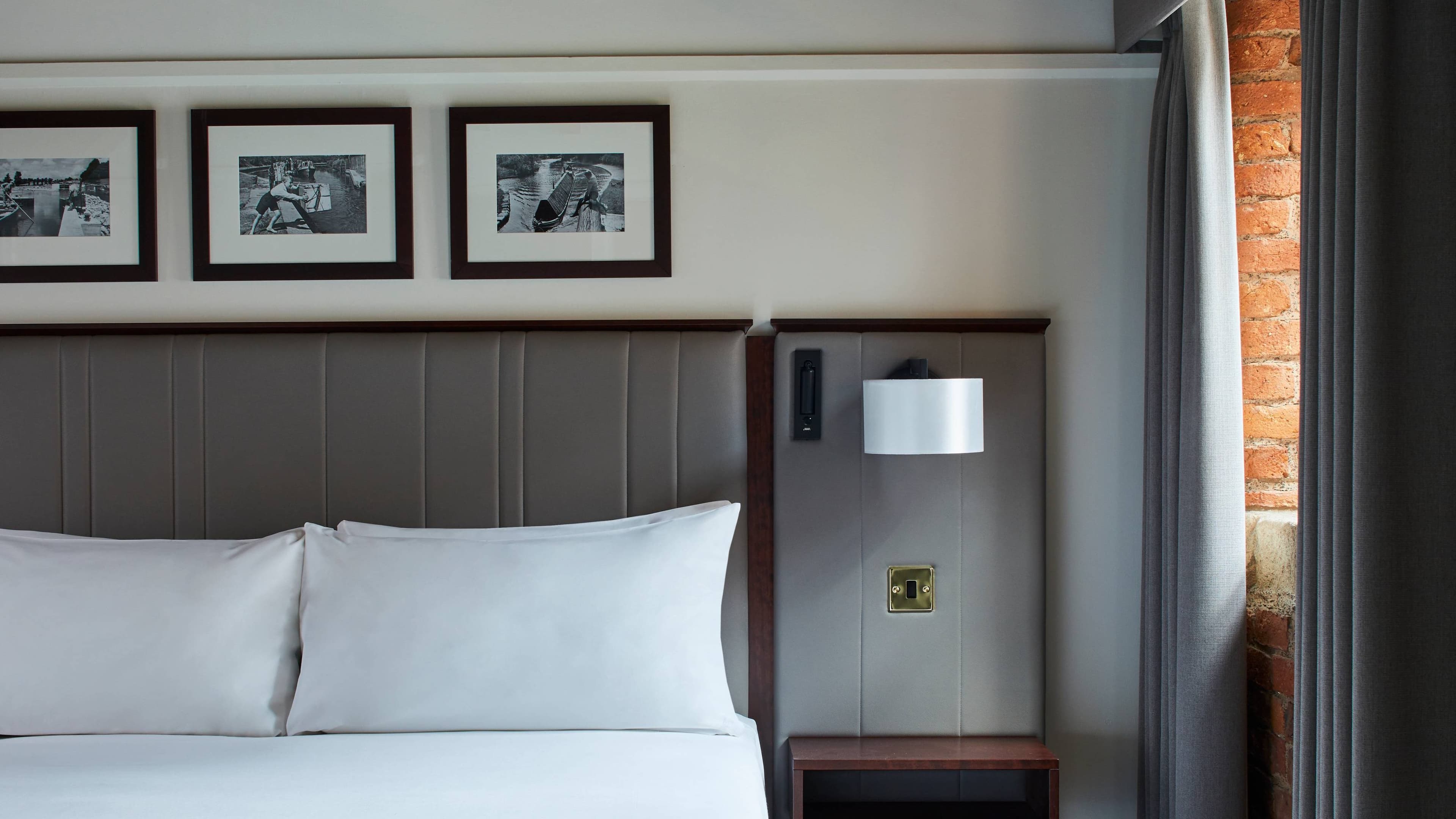 Manchester Marriott Victoria & Albert Hotel - Image 2