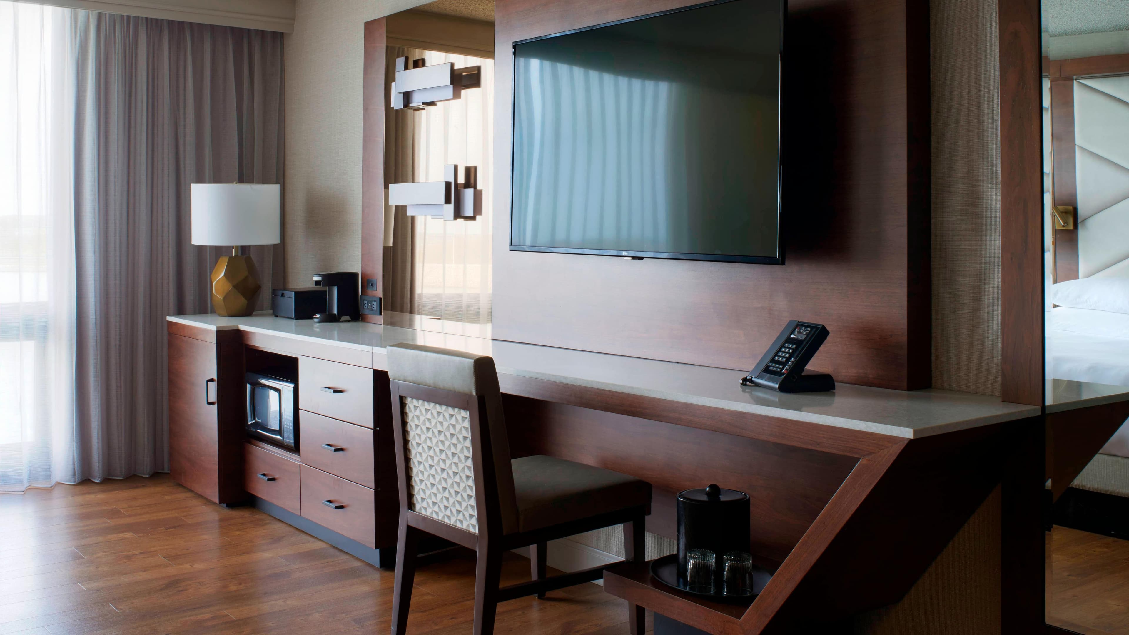 Kansas City Airport Marriott — 8
