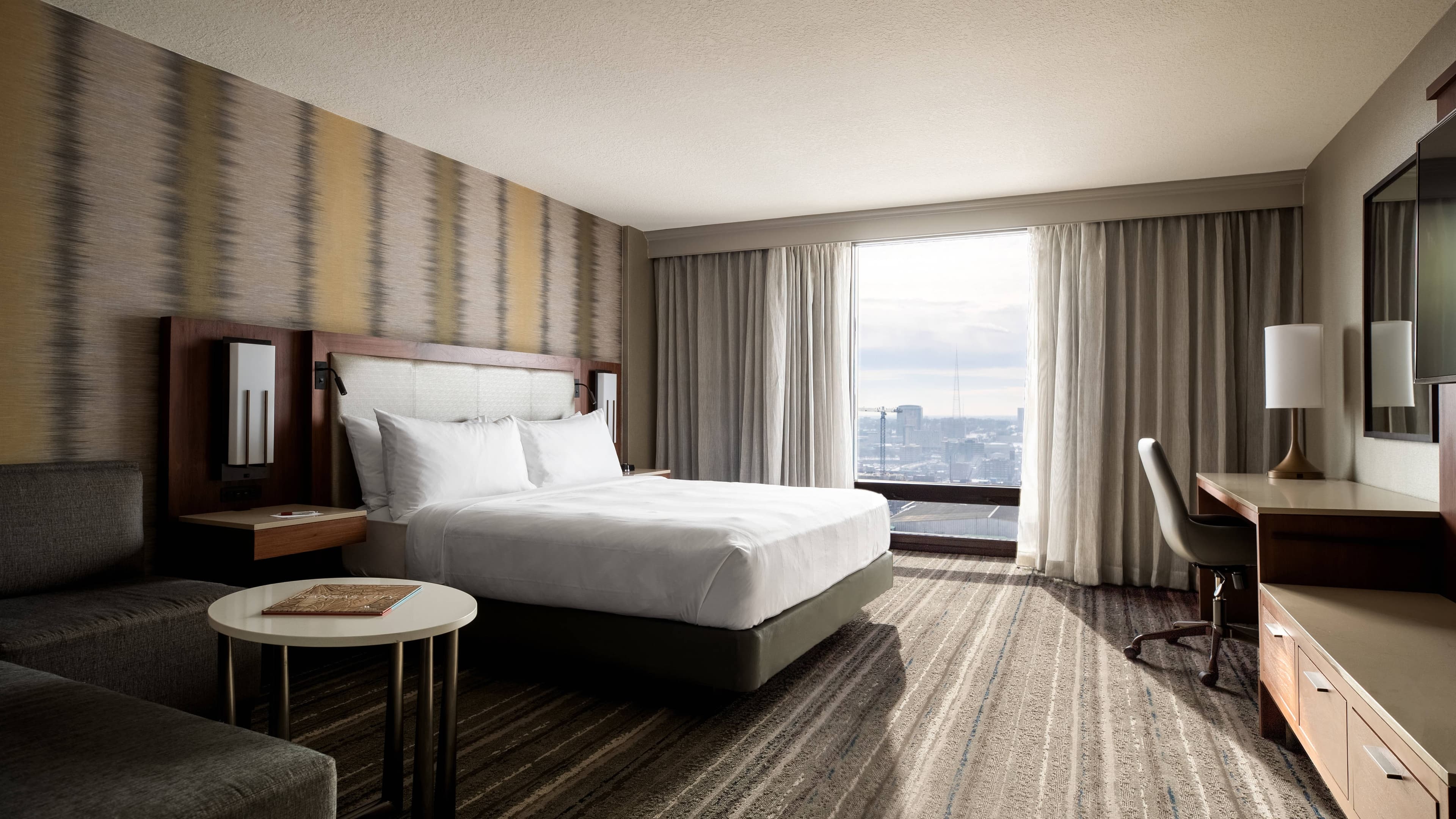Kansas City Marriott Downtown — 10
