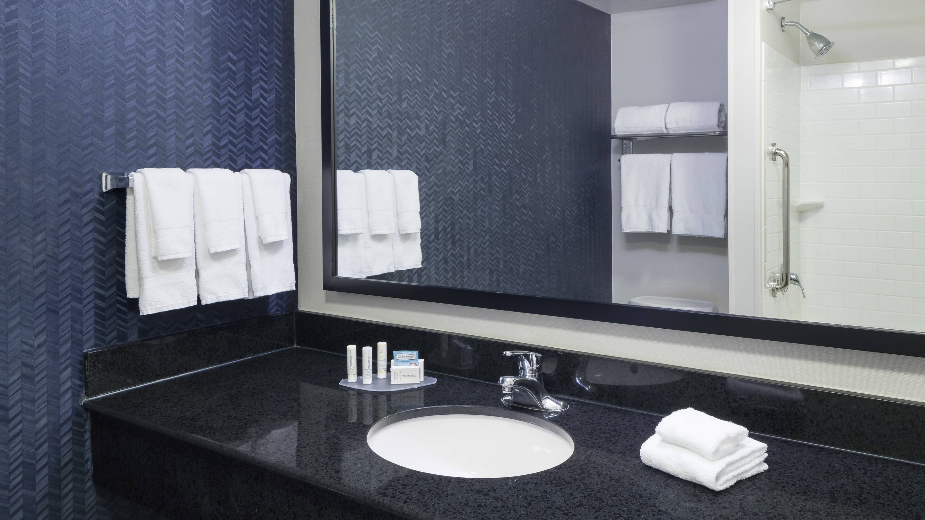 Suite - Image 1