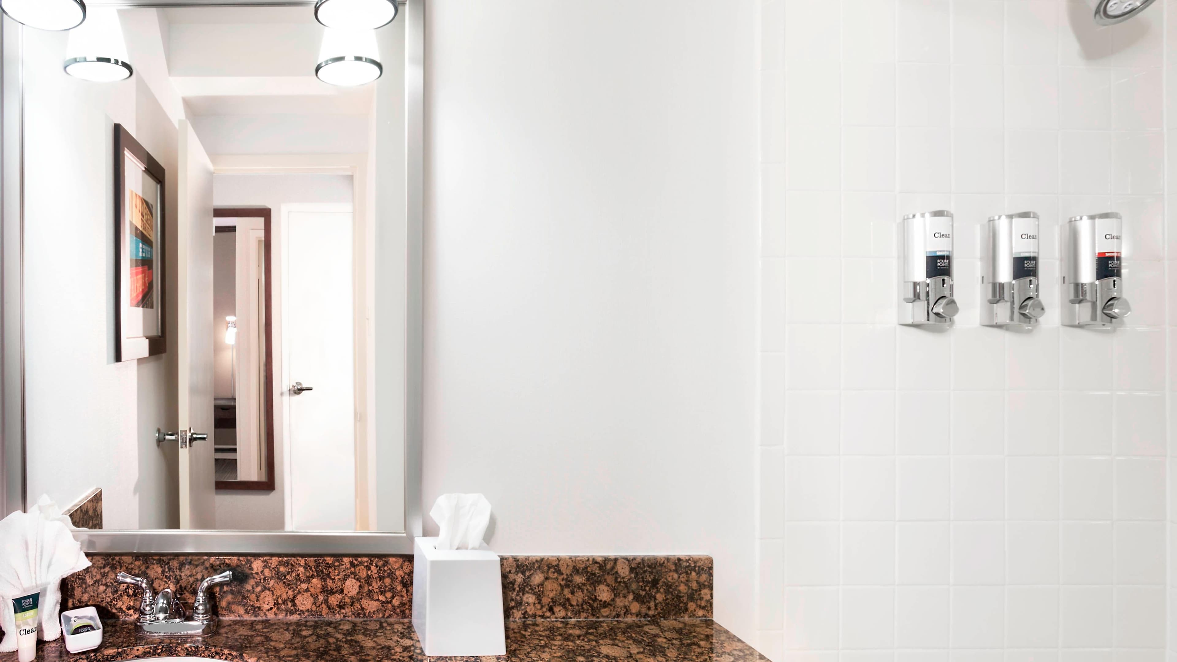 Four Points by Sheraton Kansas City Airport - Image 4