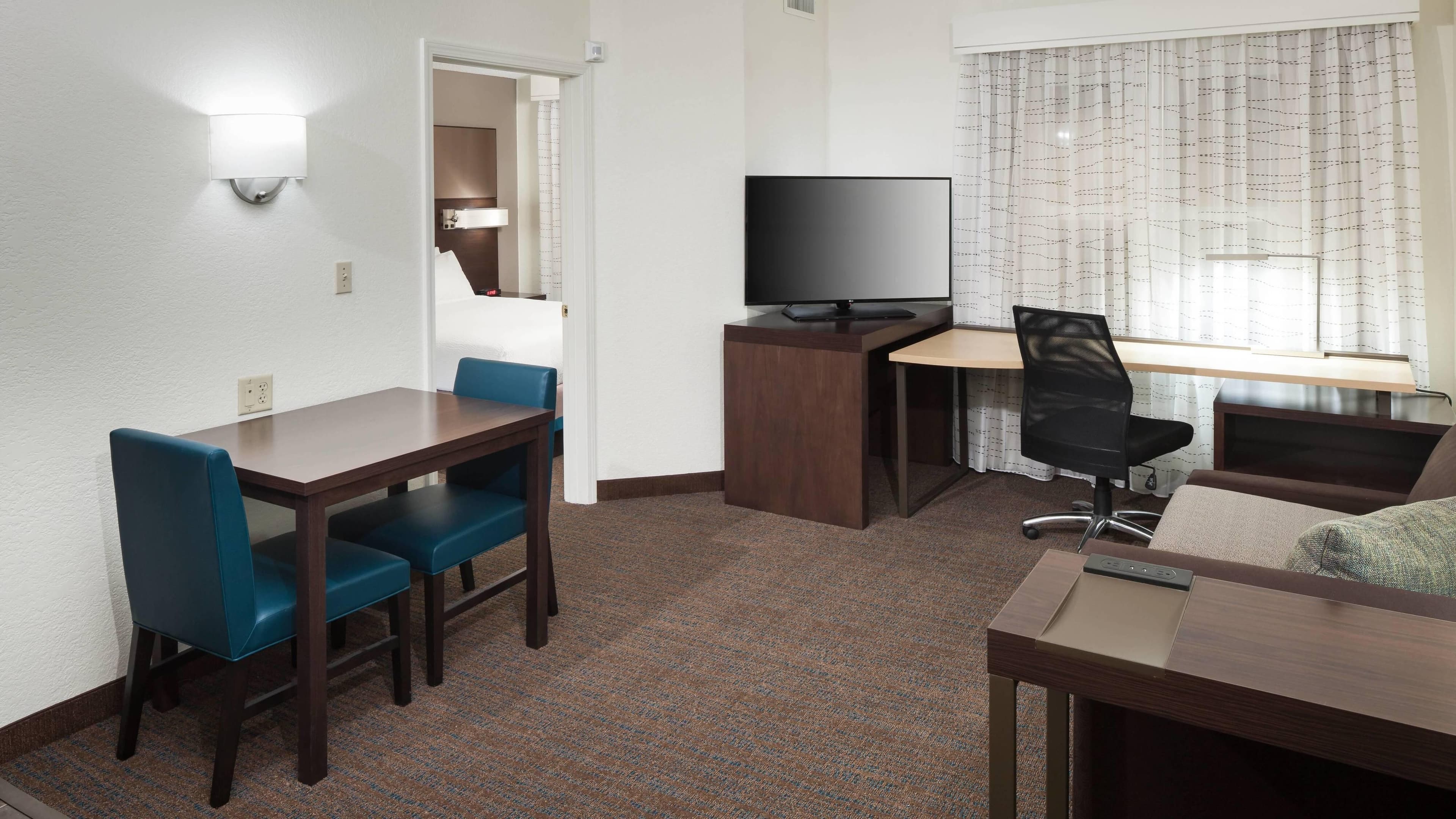 Residence Inn Kansas City Country Club Plaza - Image 2