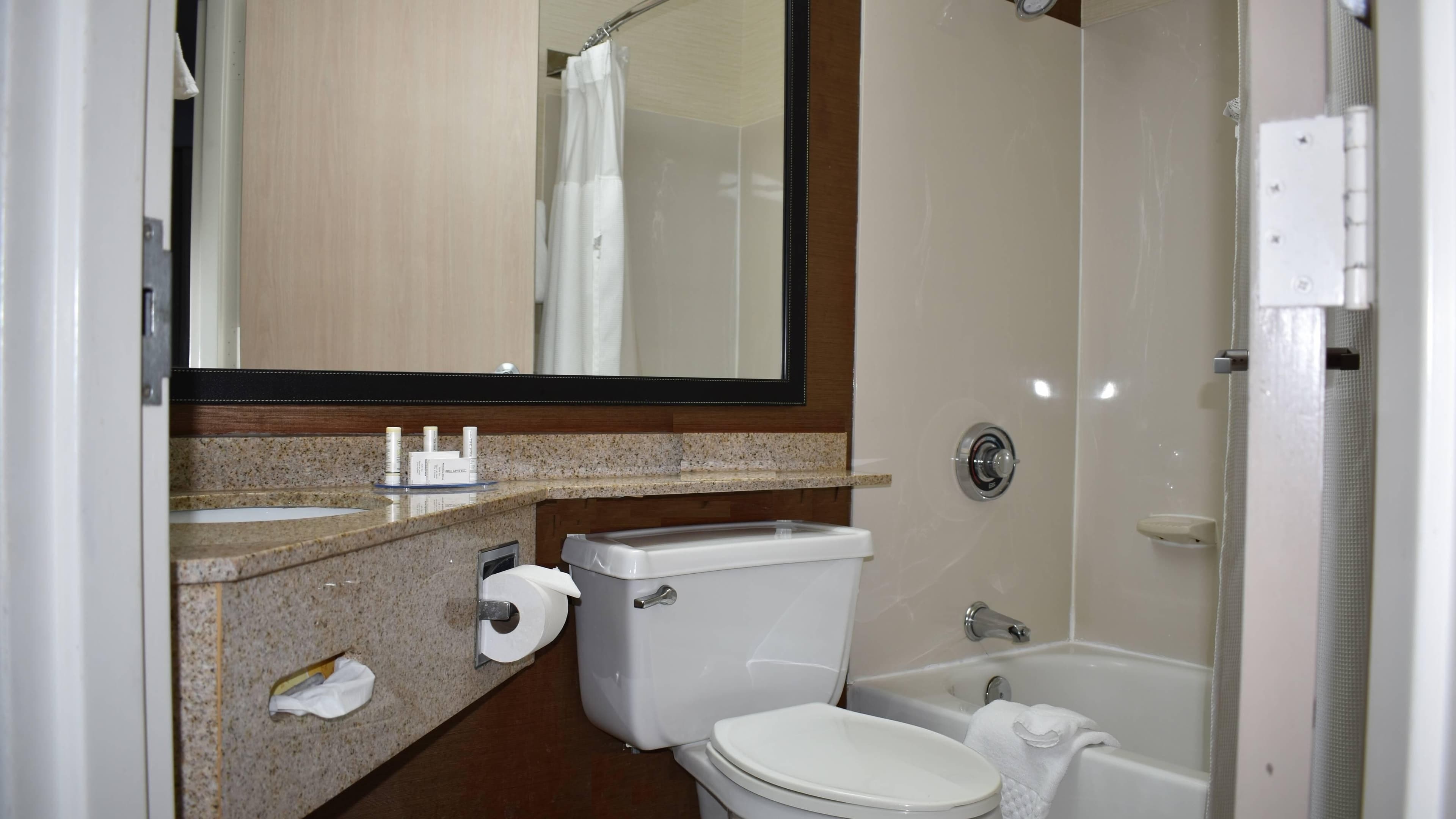 Fairfield Inn & Suites Kansas City Liberty - Image 4