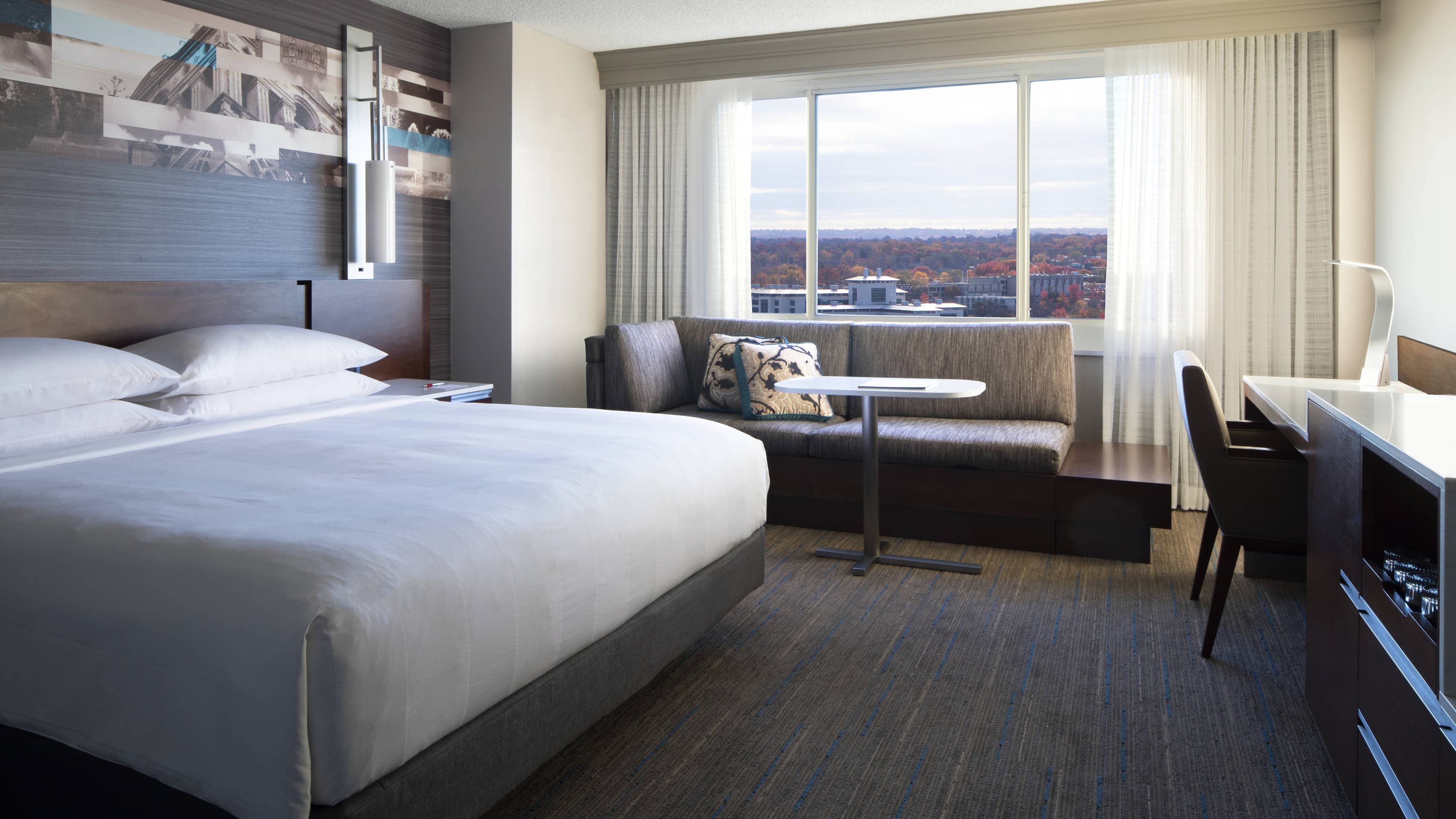 Kansas City Marriott Country Club Plaza - Image 4