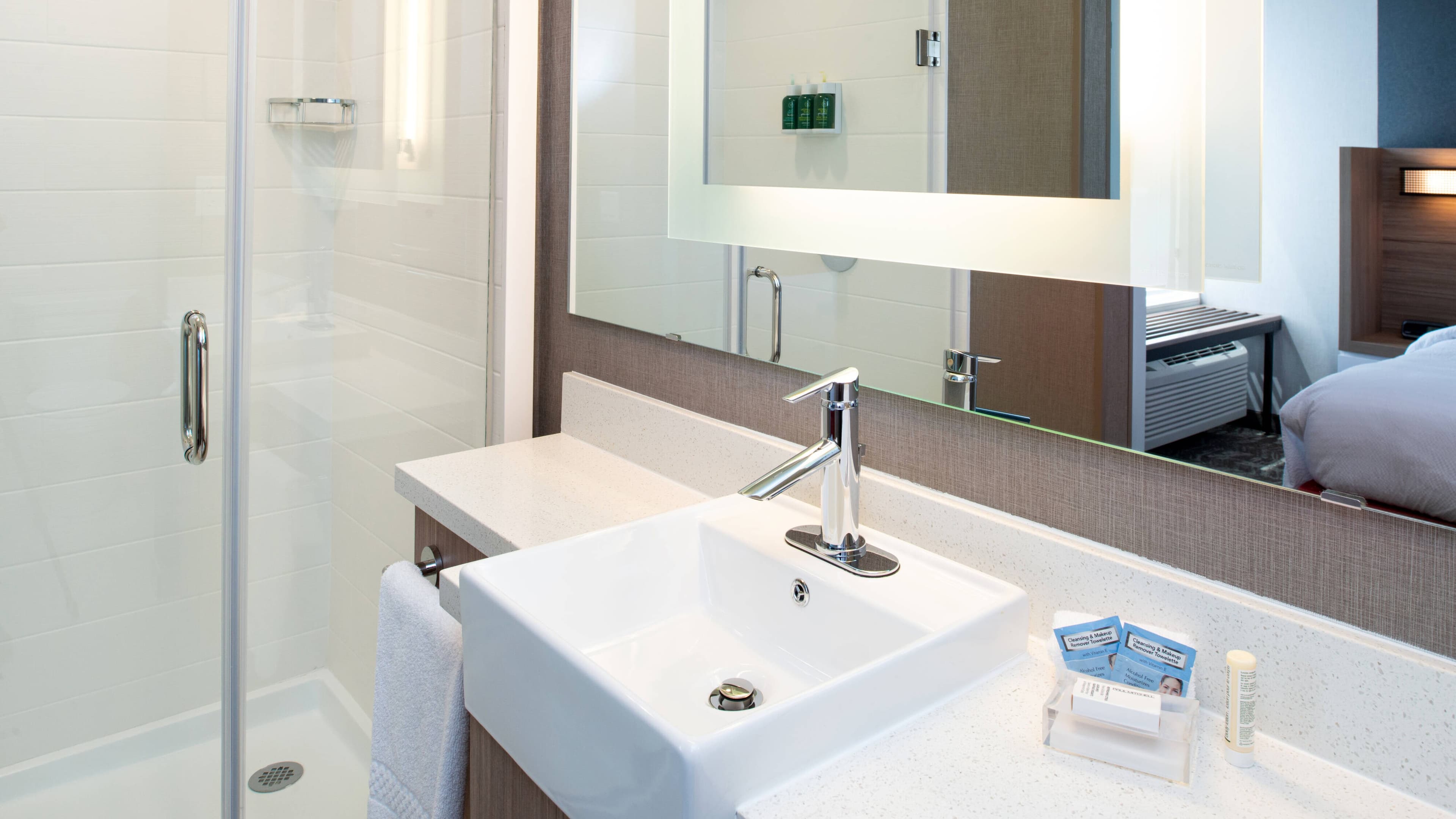 SpringHill Suites Kansas City Northeast — 6