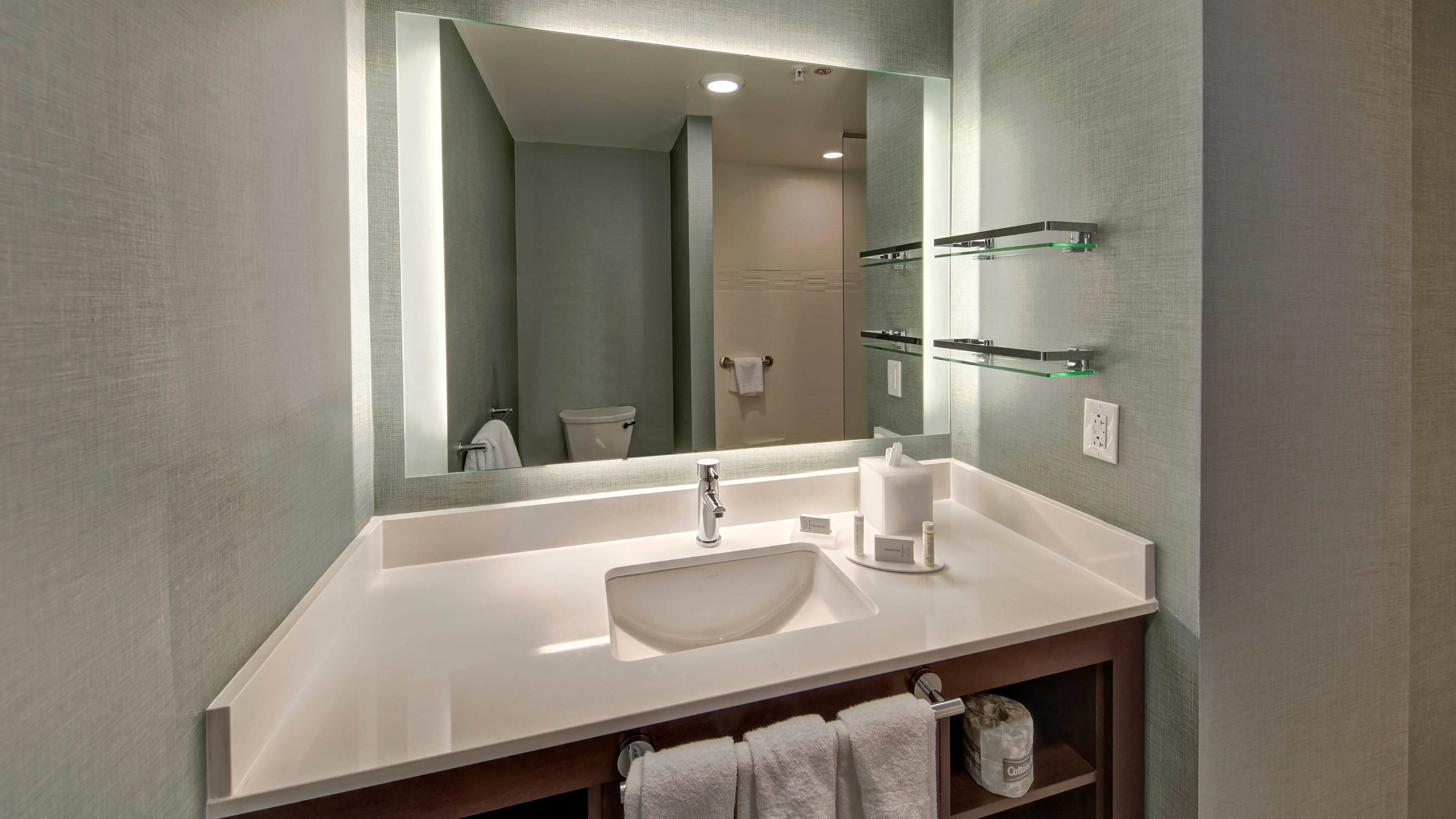Residence Inn Kansas City Downtown/Convention Center — 11