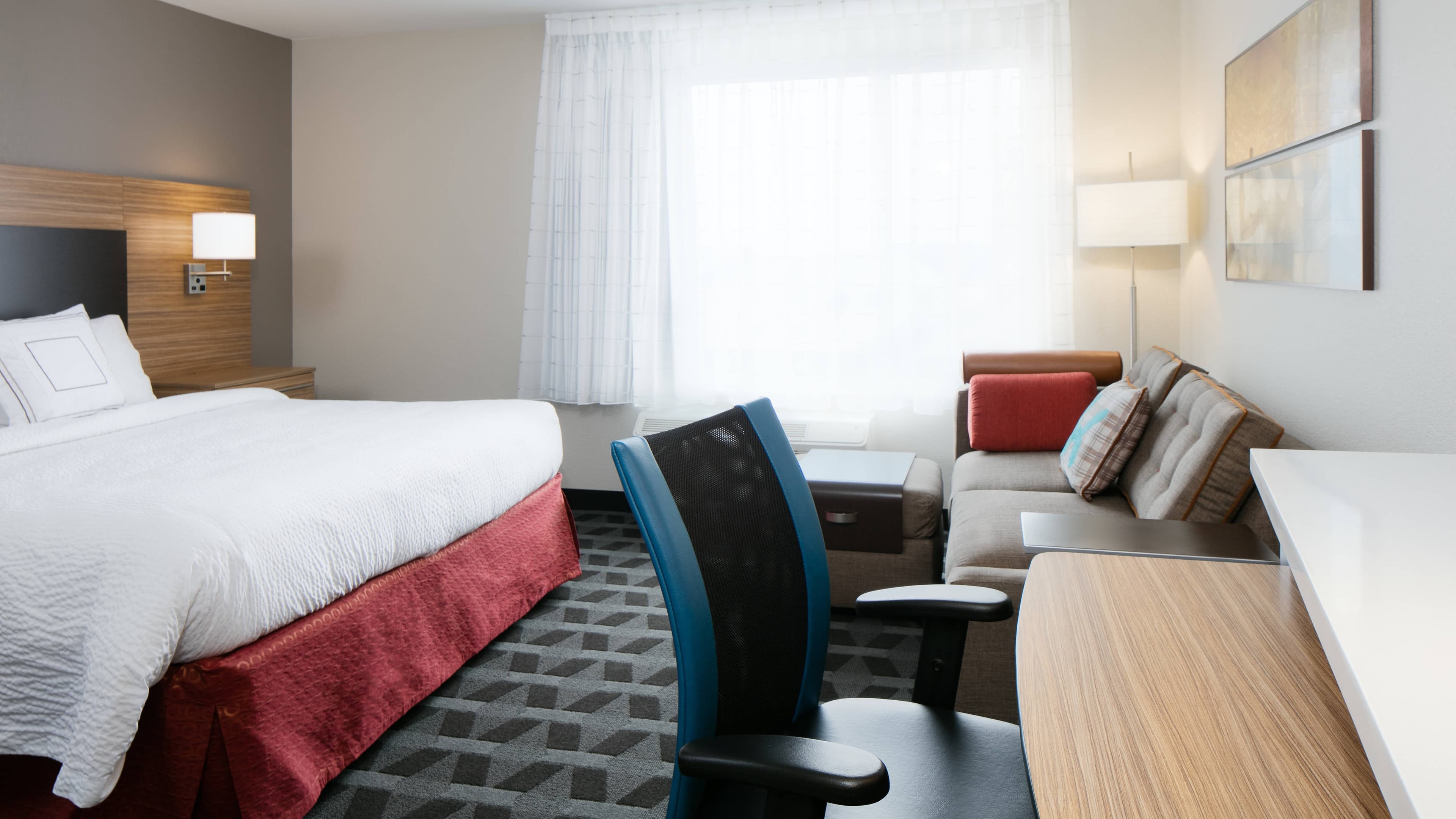 TownePlace Suites Kansas City Airport - Image 2