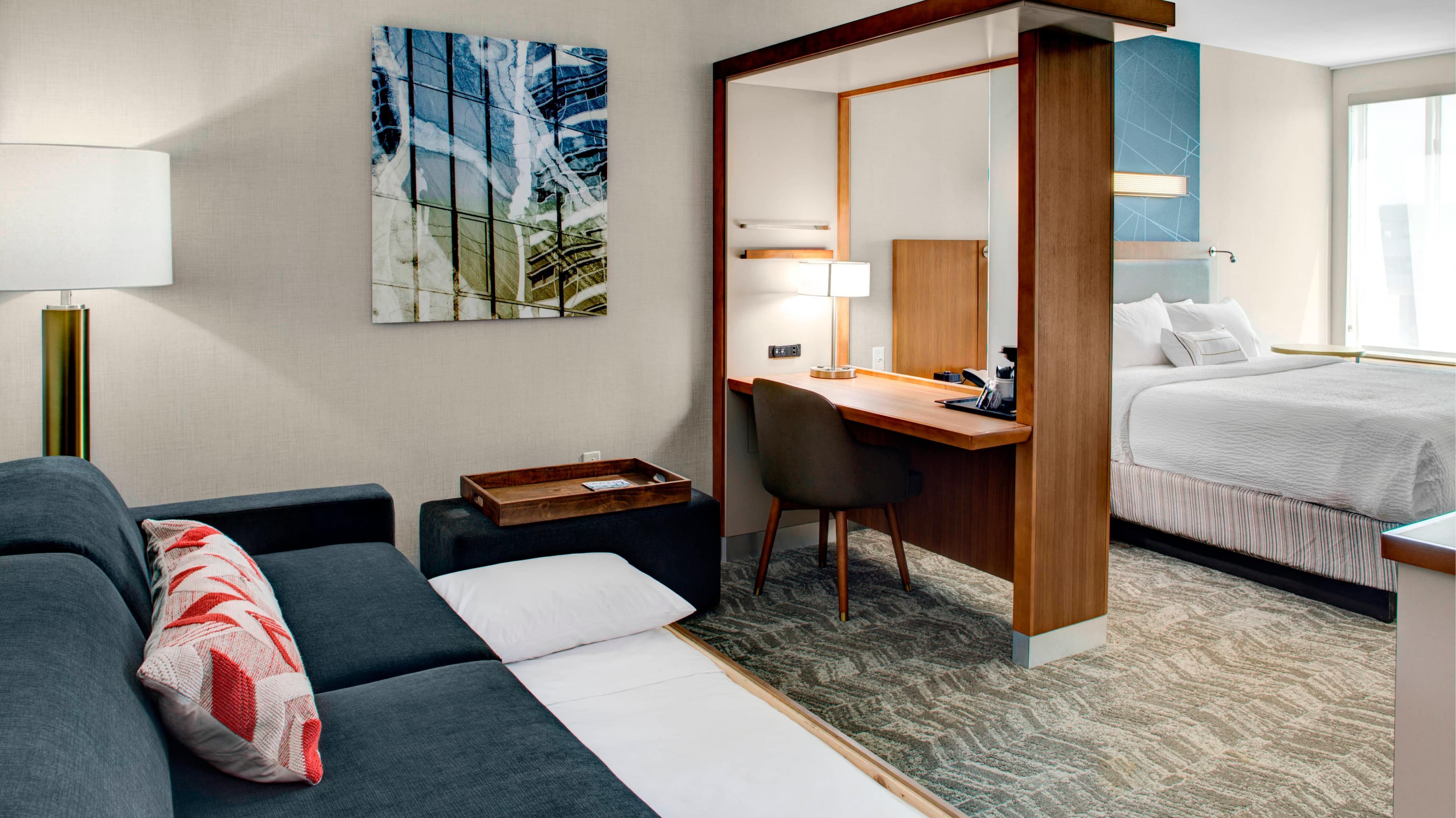Suite - Image 1