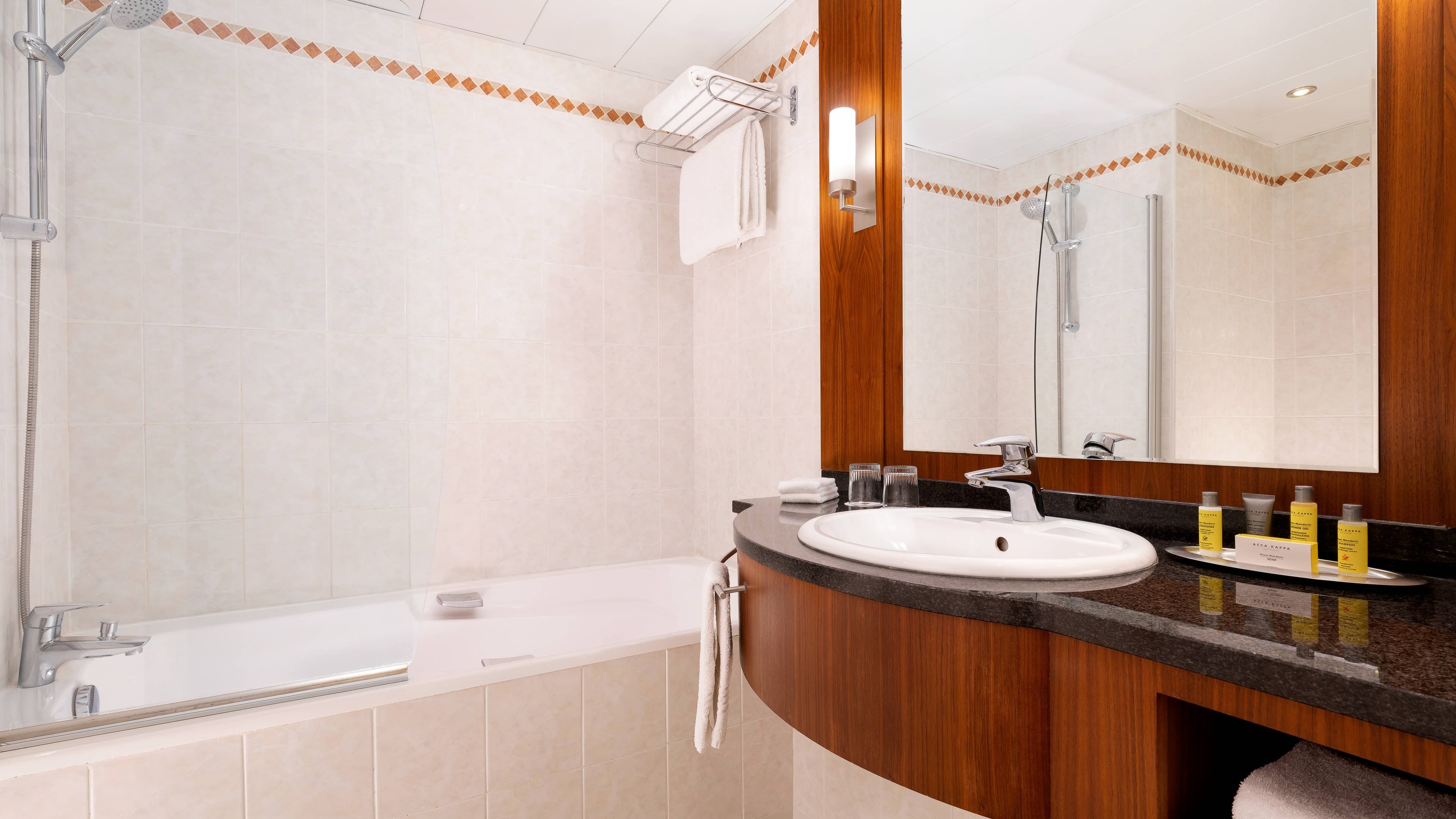 Riviera Marriott Hotel La Porte de Monaco — 30