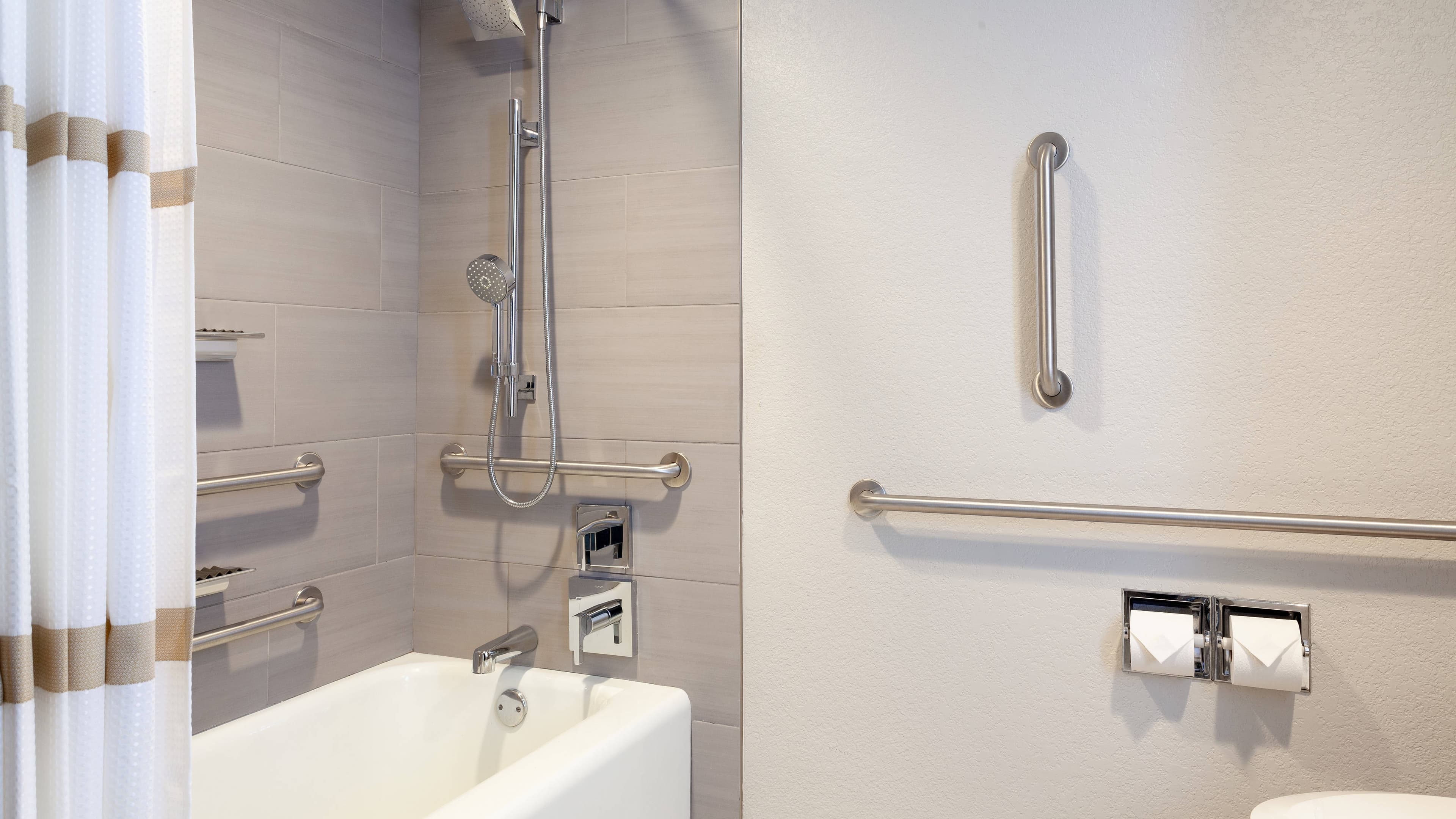 Holiday Inn Orlando-International Airport — 9
