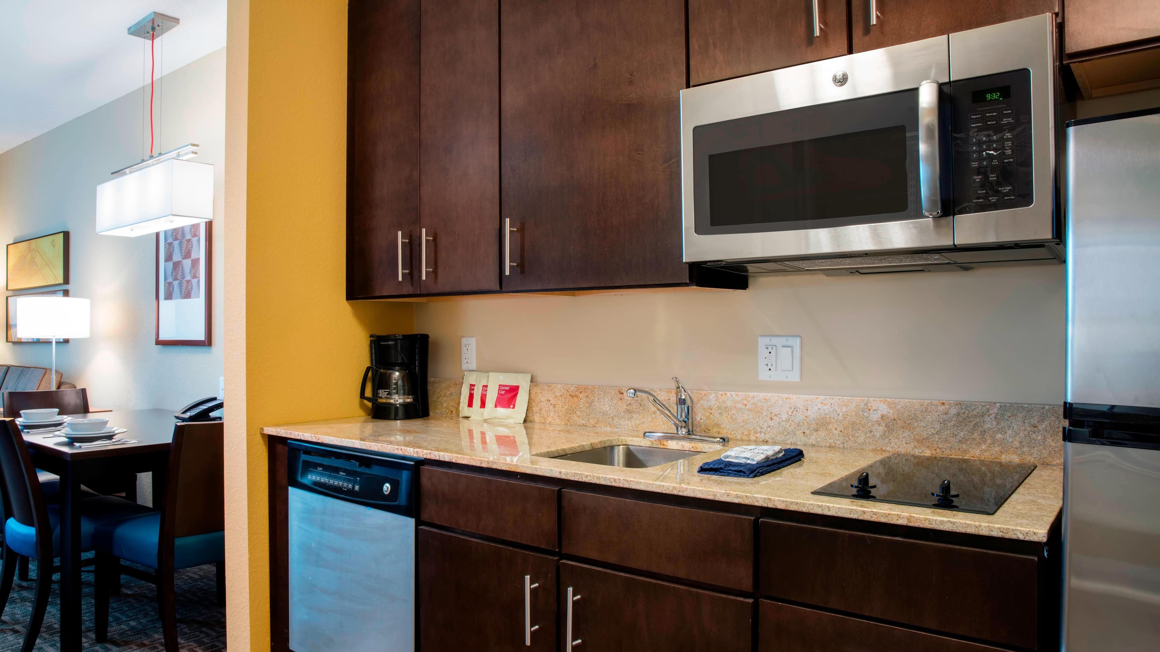 Holiday Inn Express & Suites Orlando International Airport — 23