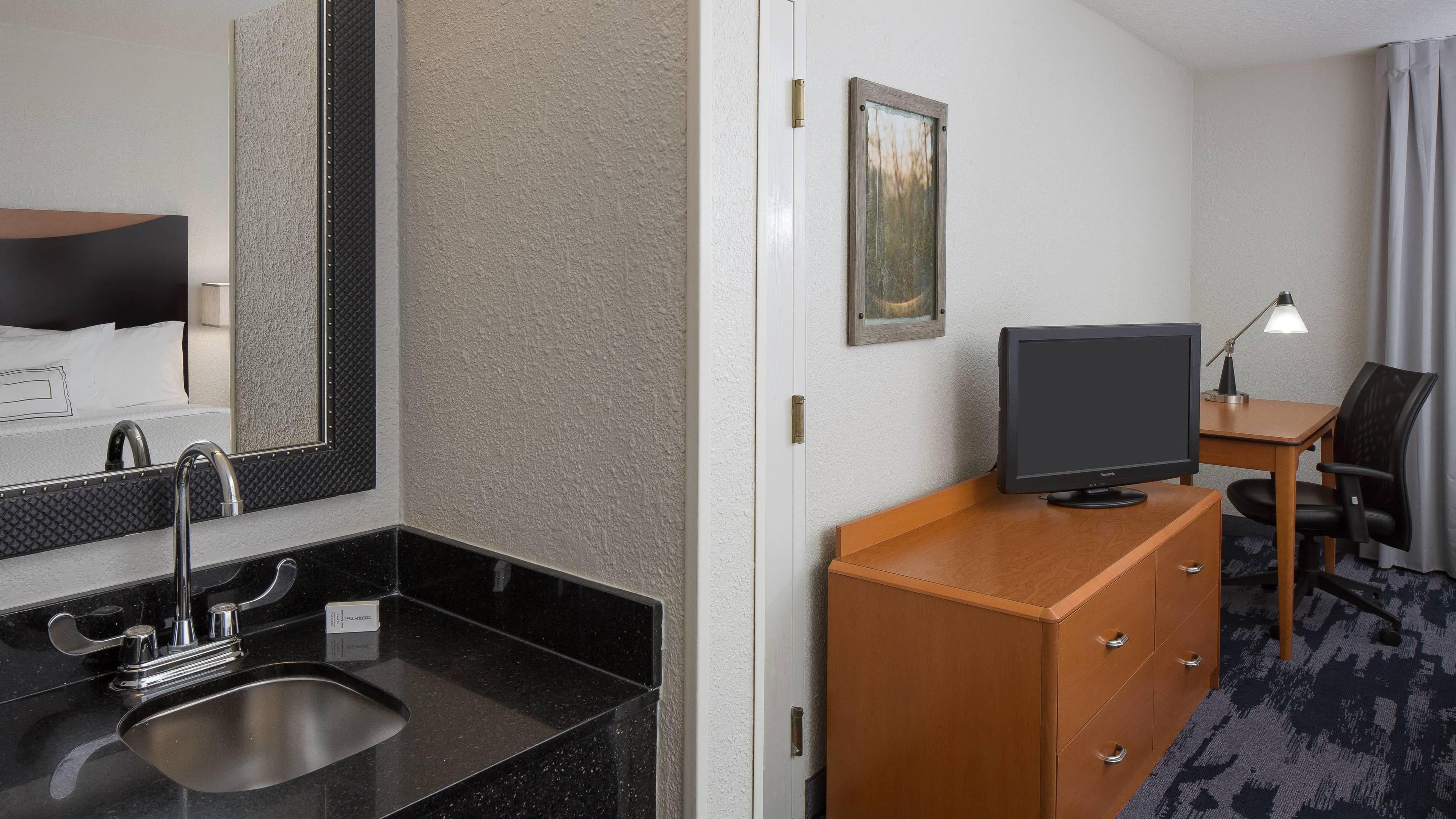 Two Queen Room - Image 2