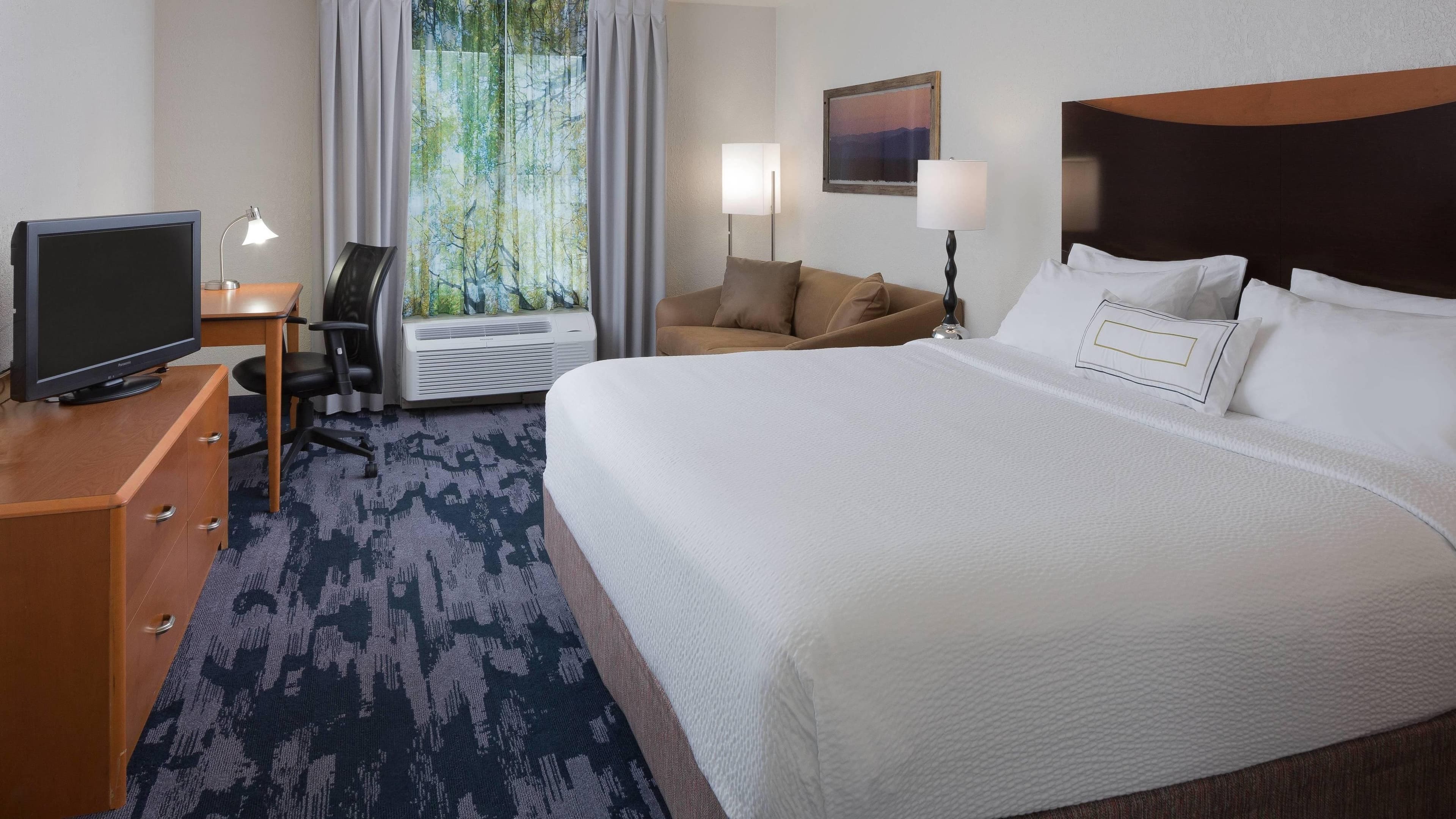 Single King Room - Image 1