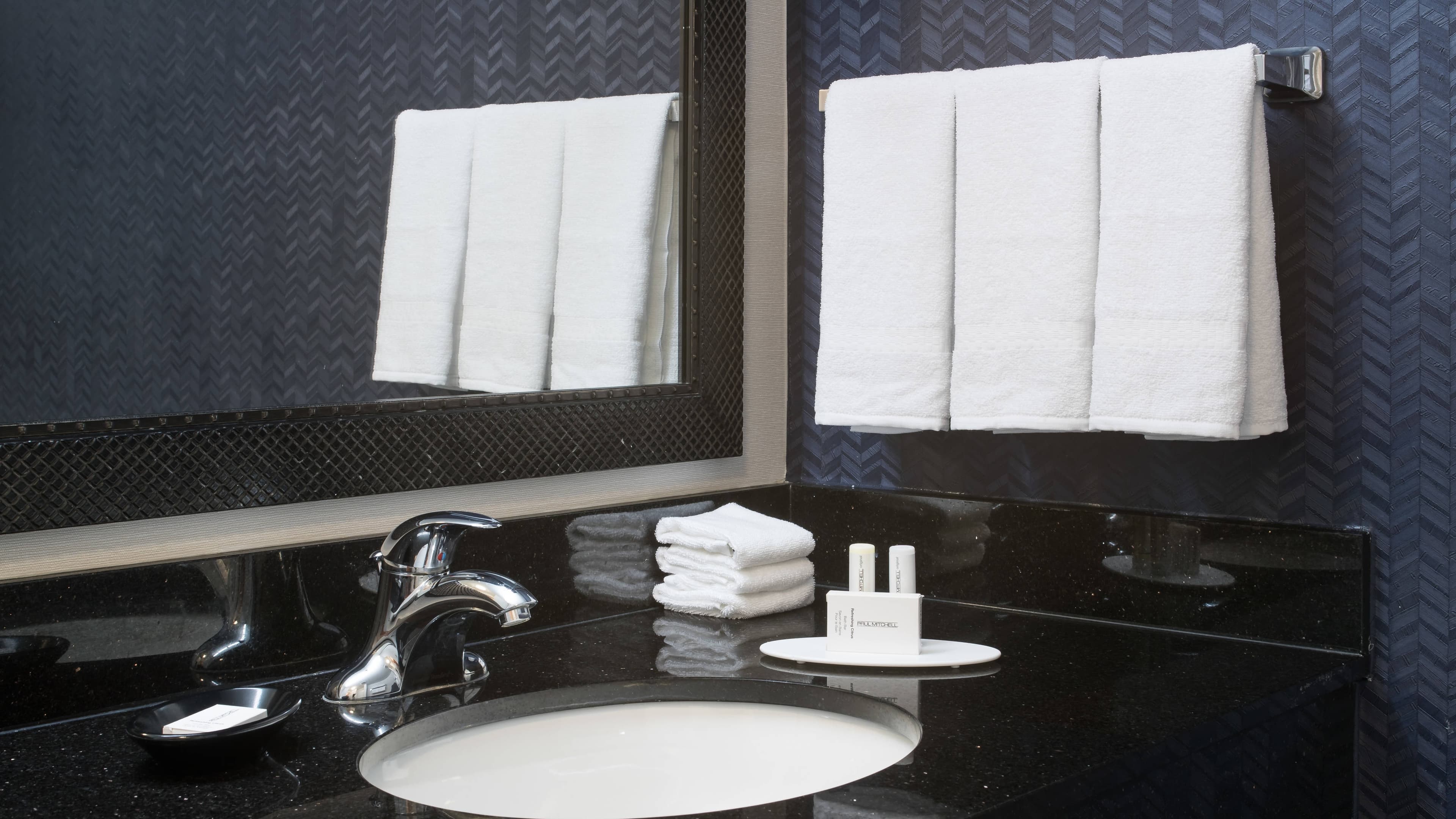 Fairfield Inn & Suites Orlando at SeaWorld® - Image 4