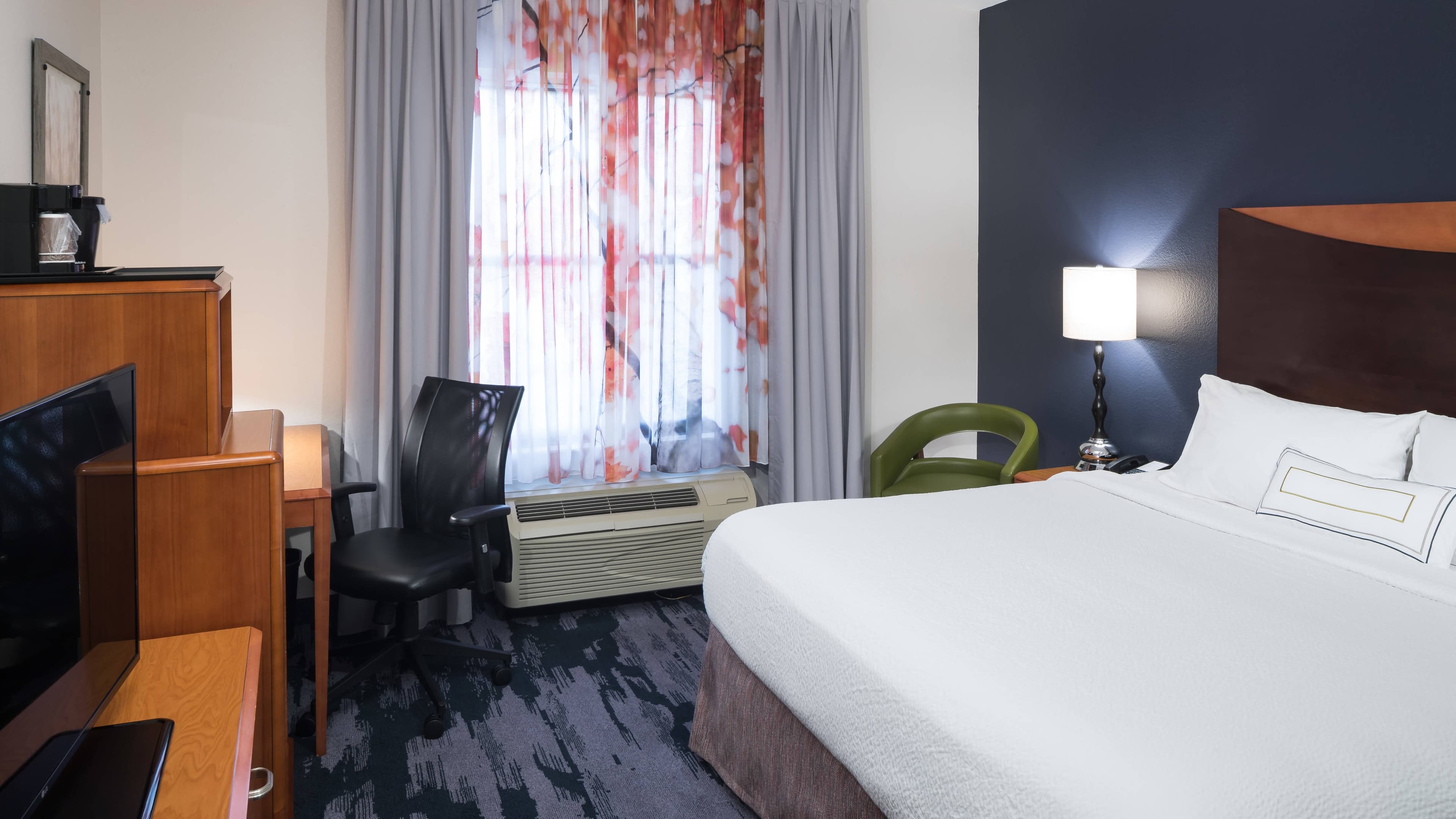 Fairfield Inn & Suites Orlando at SeaWorld® - Image 2