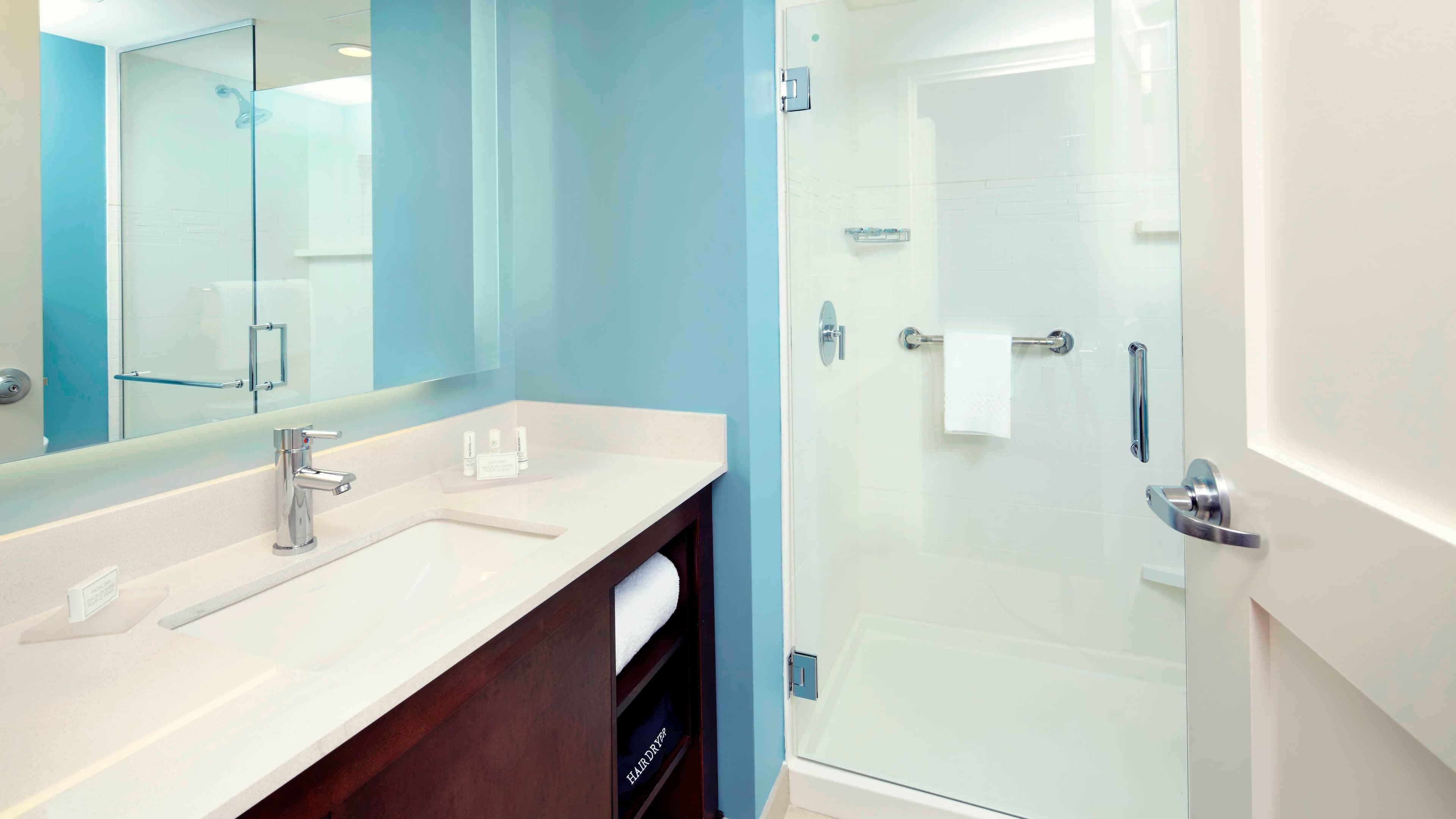 Holiday Inn Express & Suites Orlando Southeast — 12