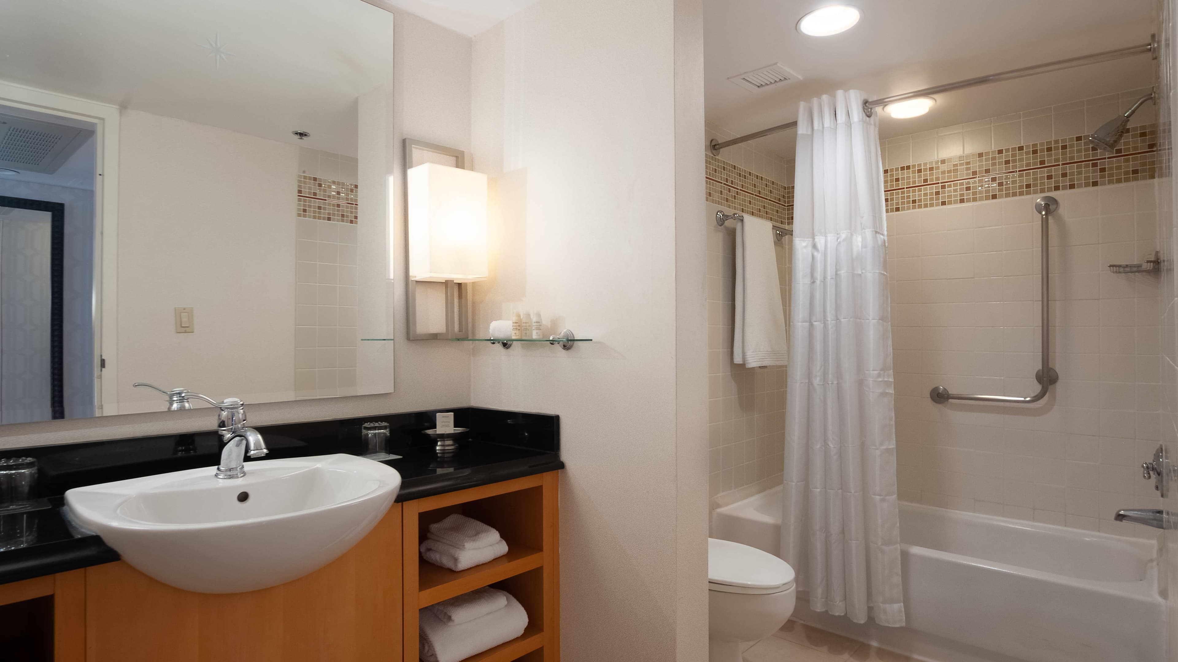 Renaissance Orlando Airport Hotel - Image 4
