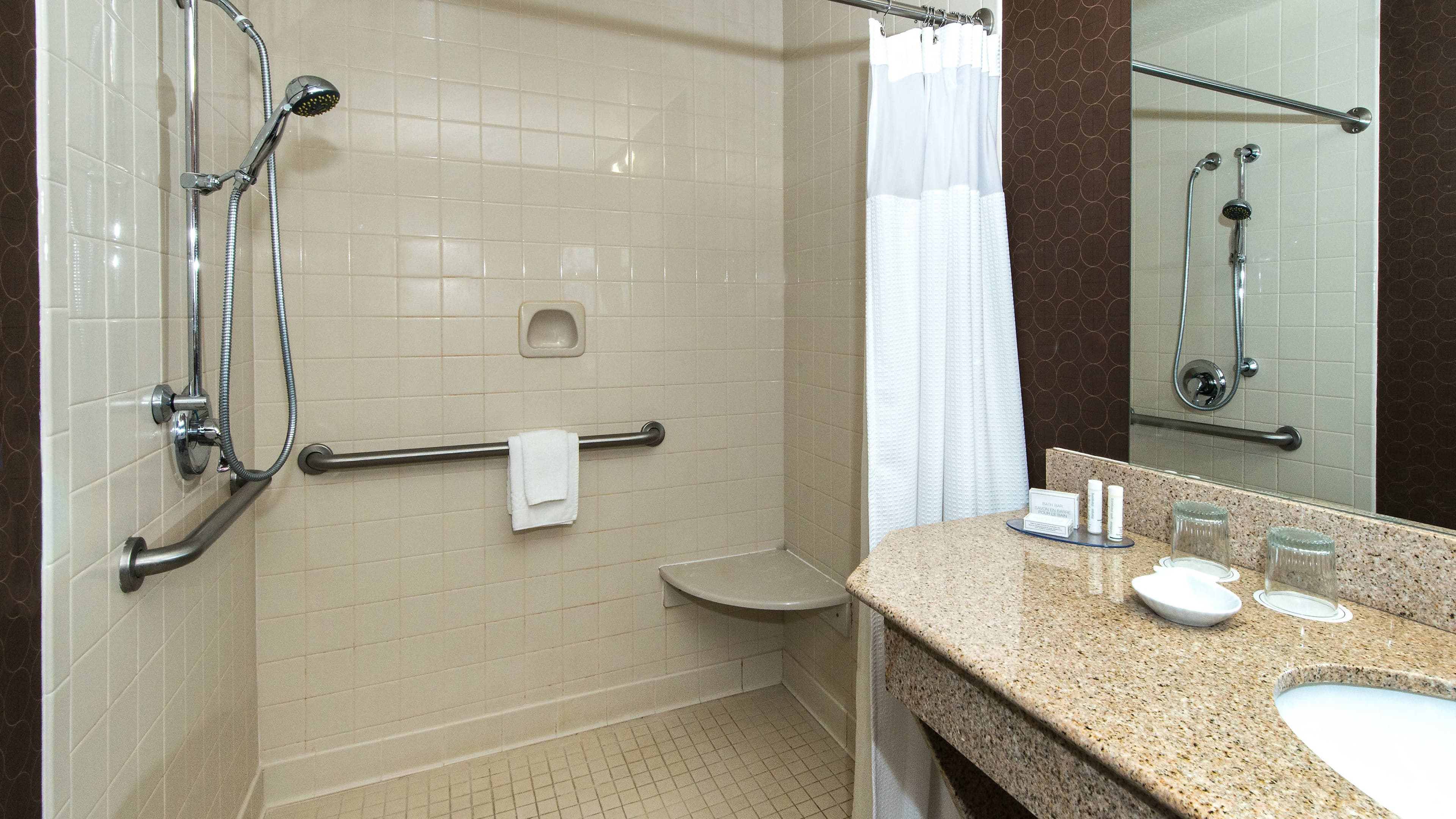 Suite - Image 6