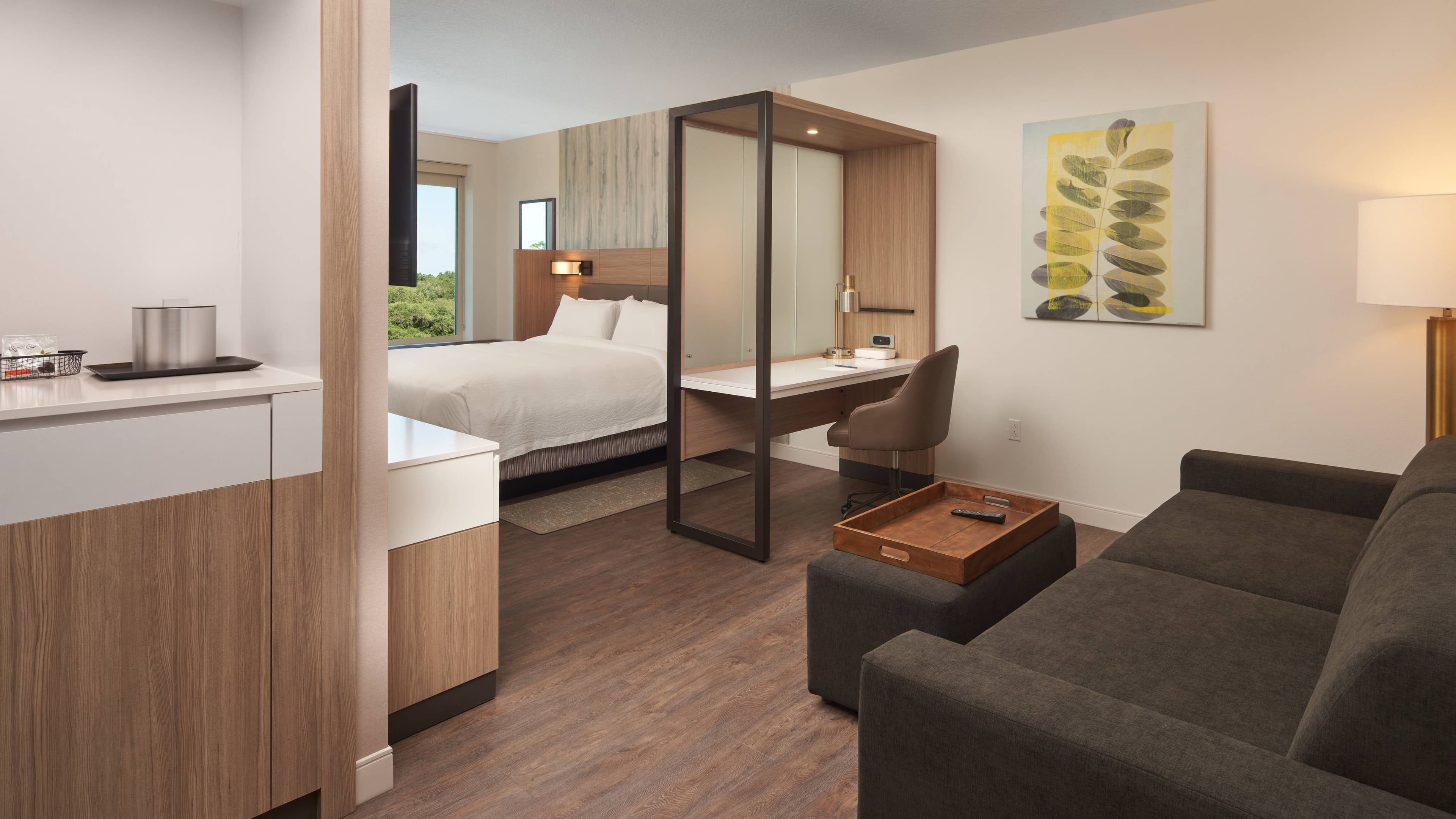 Suite - Image 1