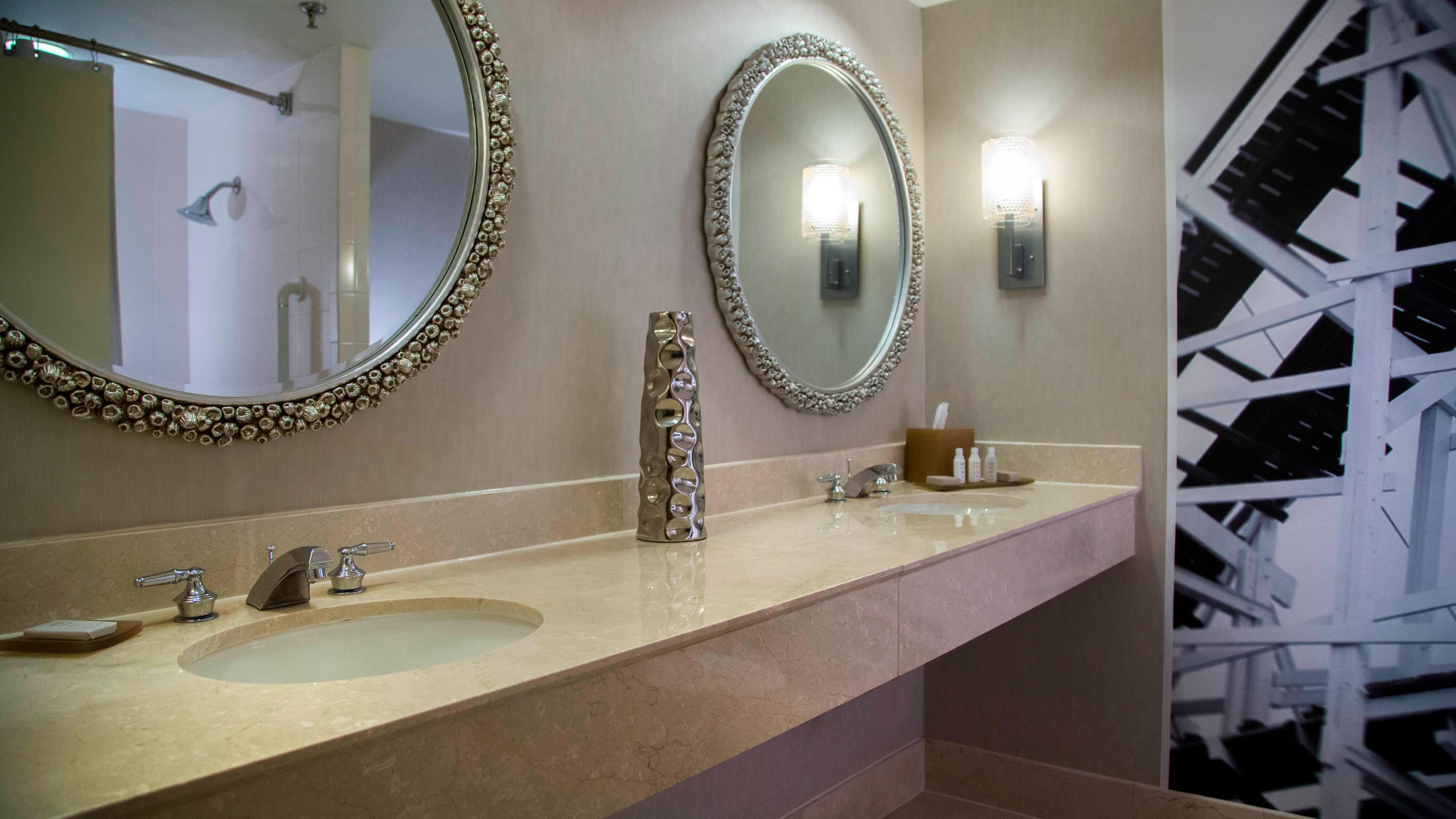 Executive Suite - Image 4