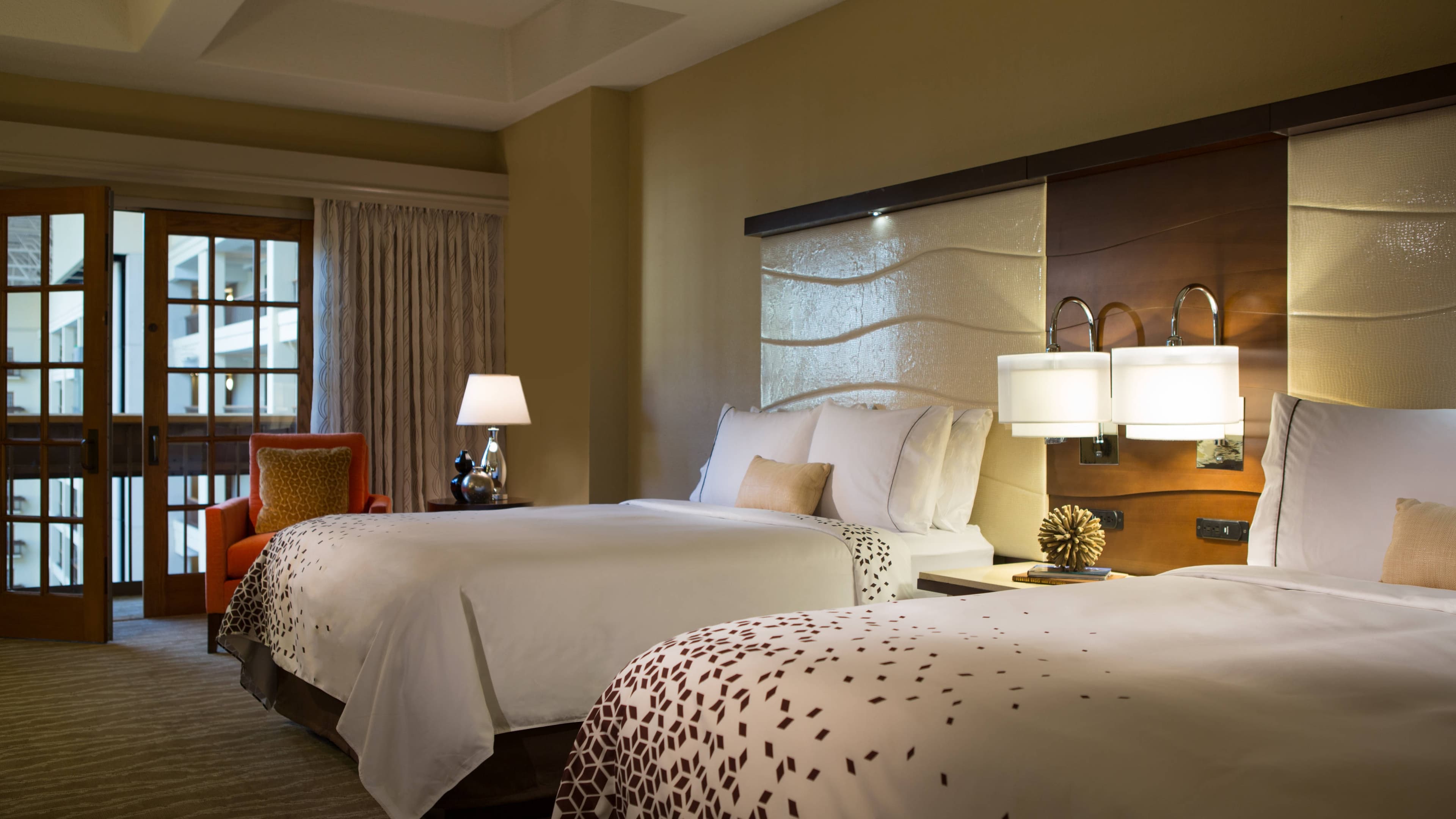 Standard Queen Queen - Image 1