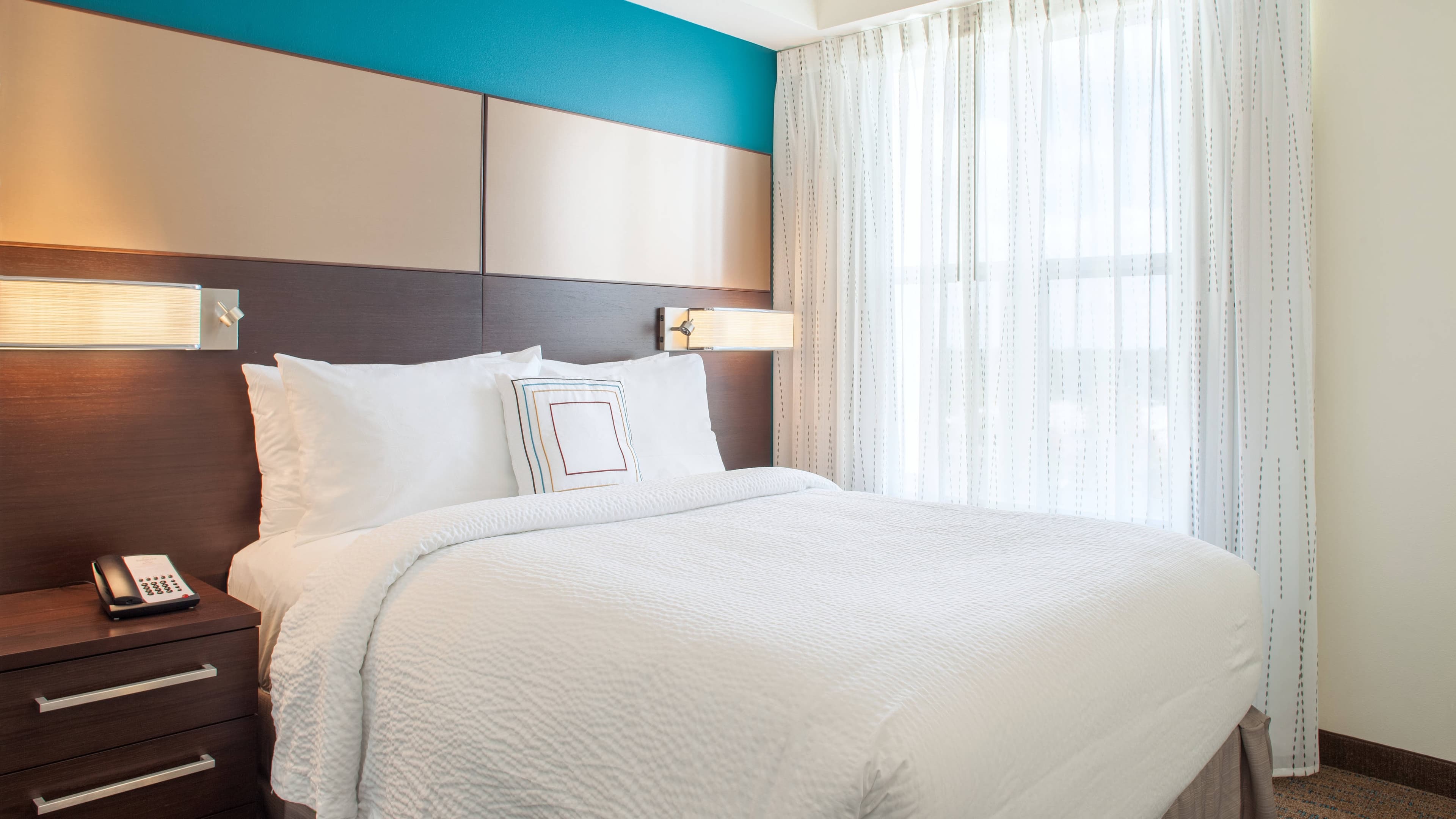 1 Bedroom Suite - Image 1