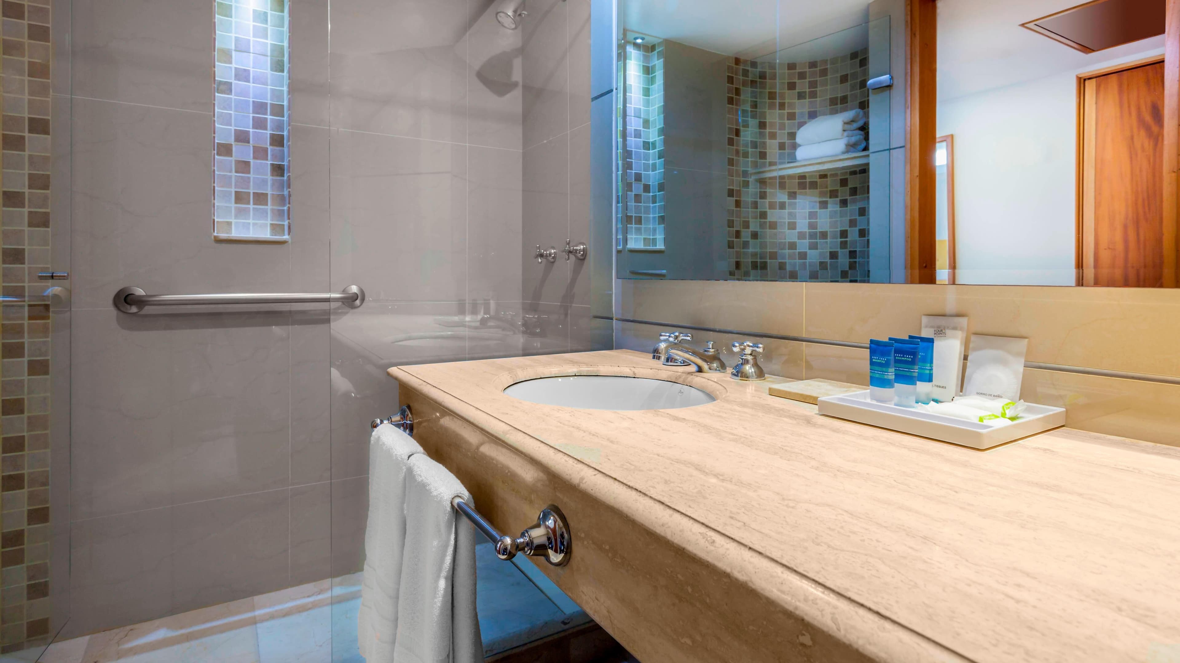 Four Points by Sheraton Medellin — 8