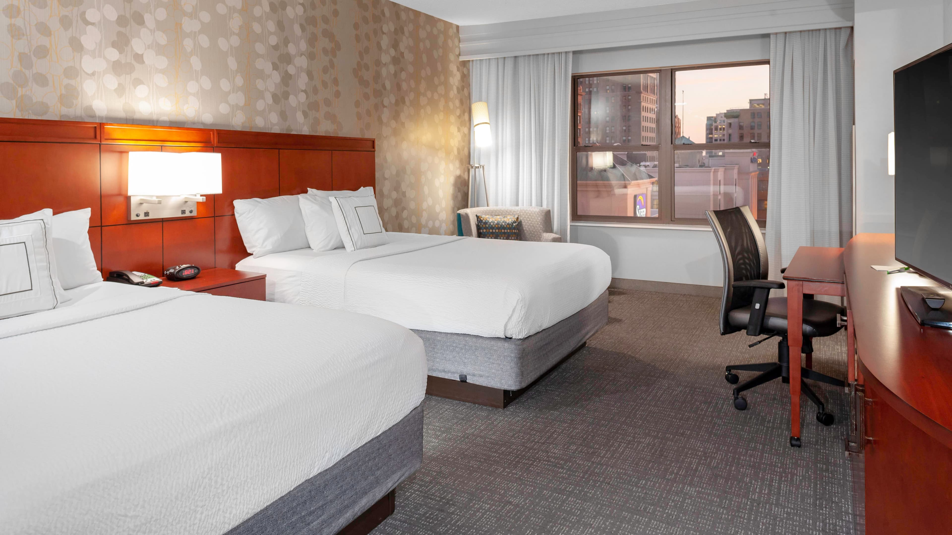 Courtyard Memphis Downtown - Image 5