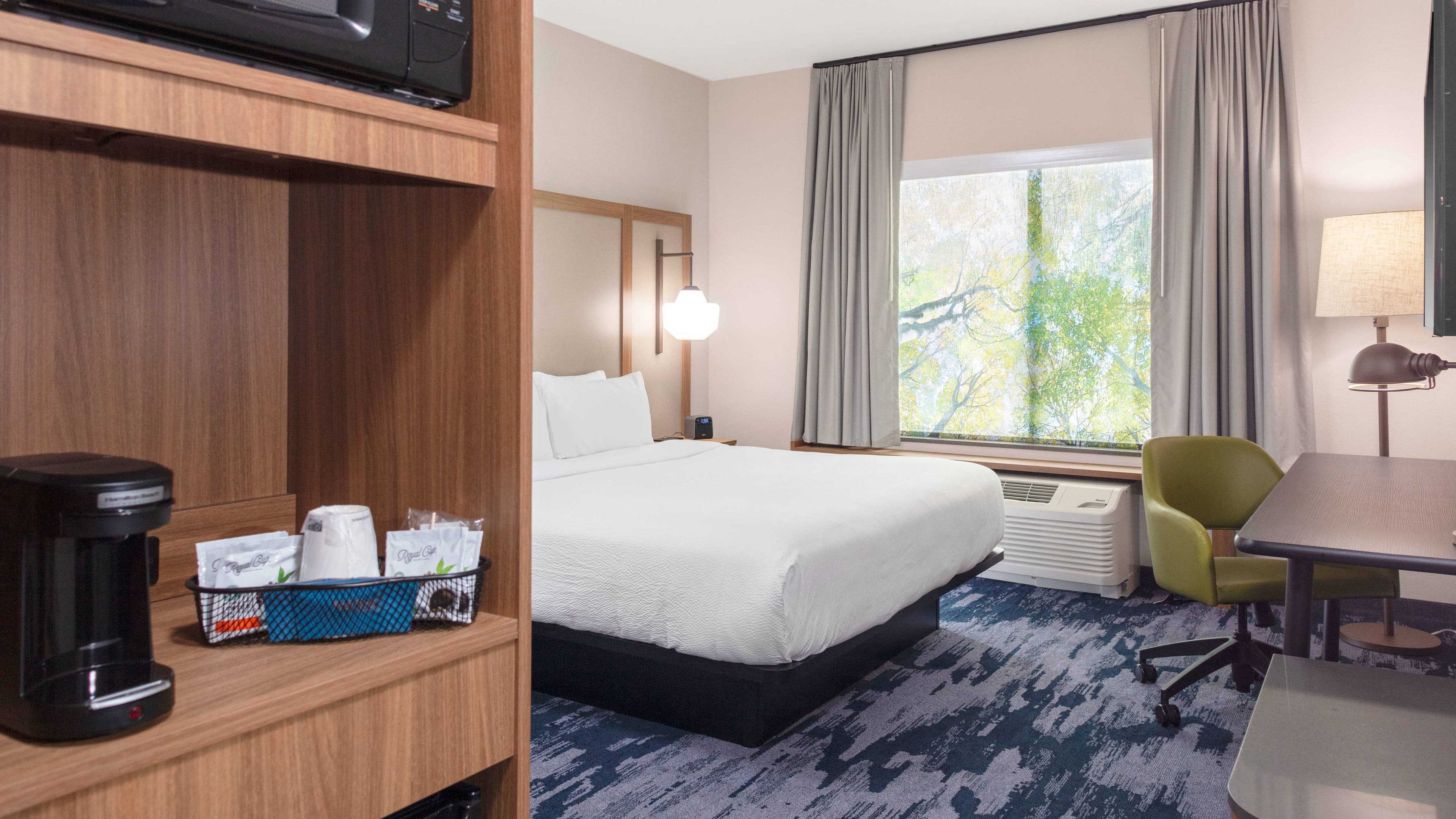 Fairfield Inn & Suites Medford - Image 2