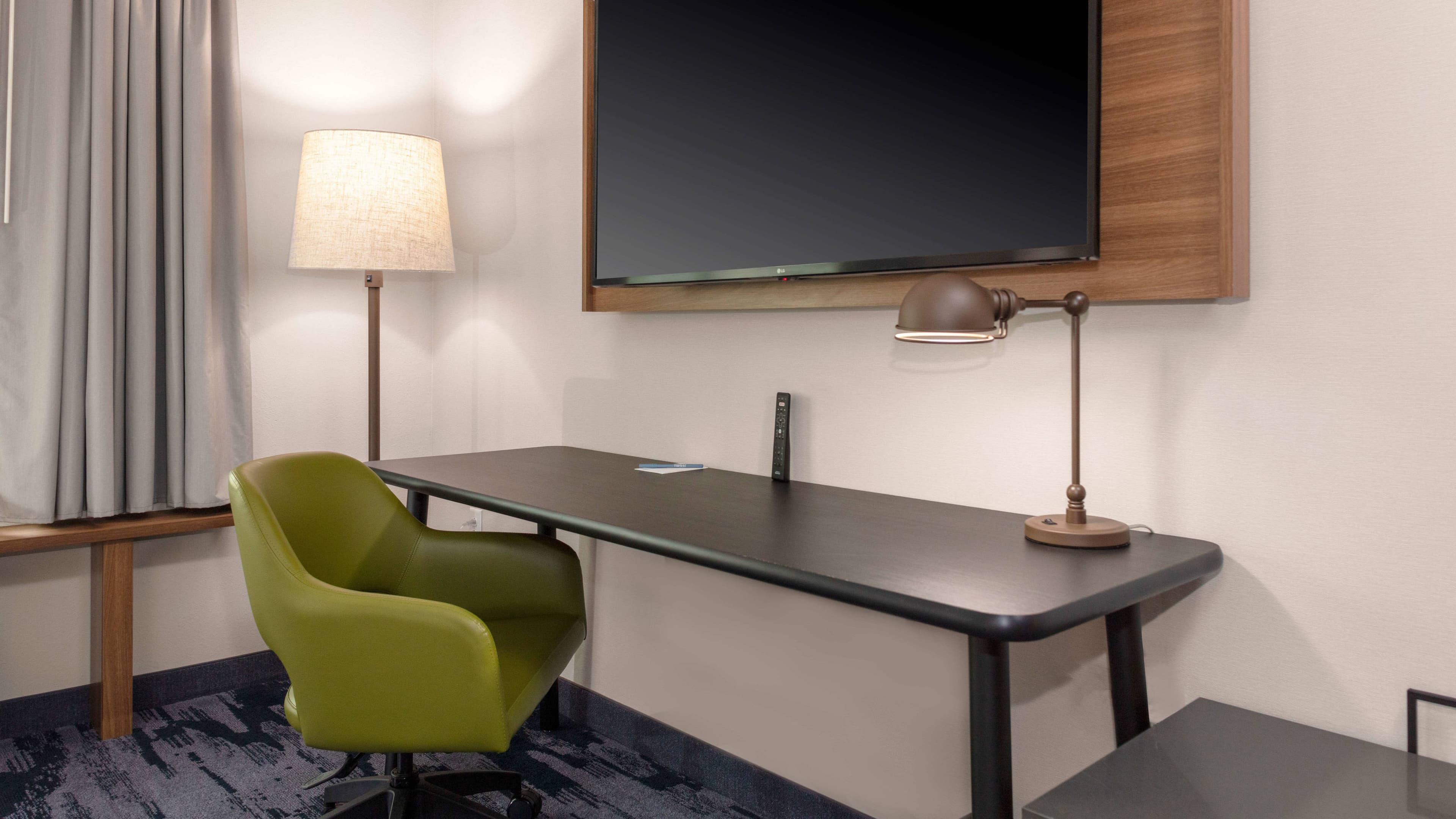 Fairfield Inn & Suites Medford - Image 4