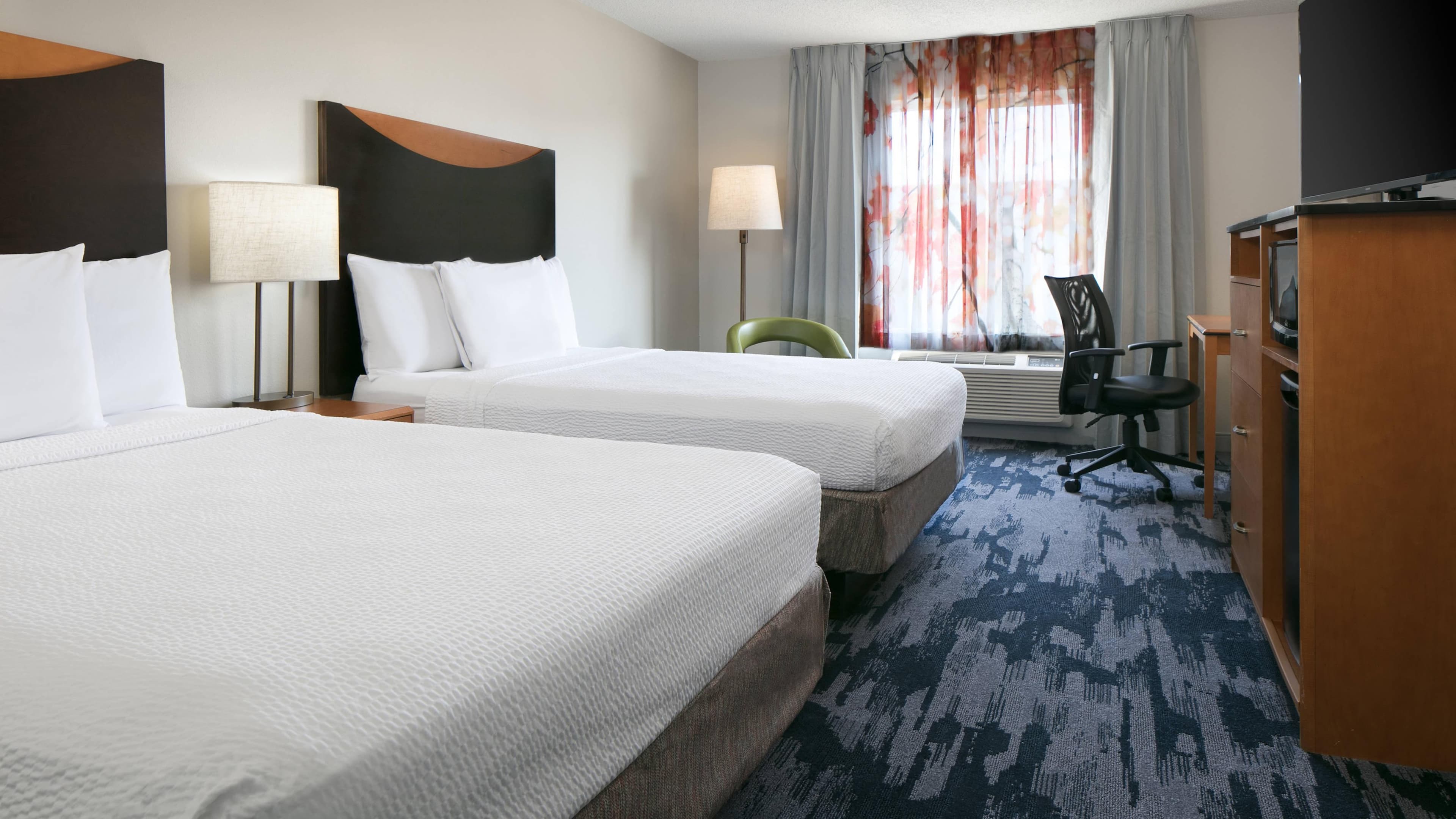 Fairfield Inn Manhattan — 10