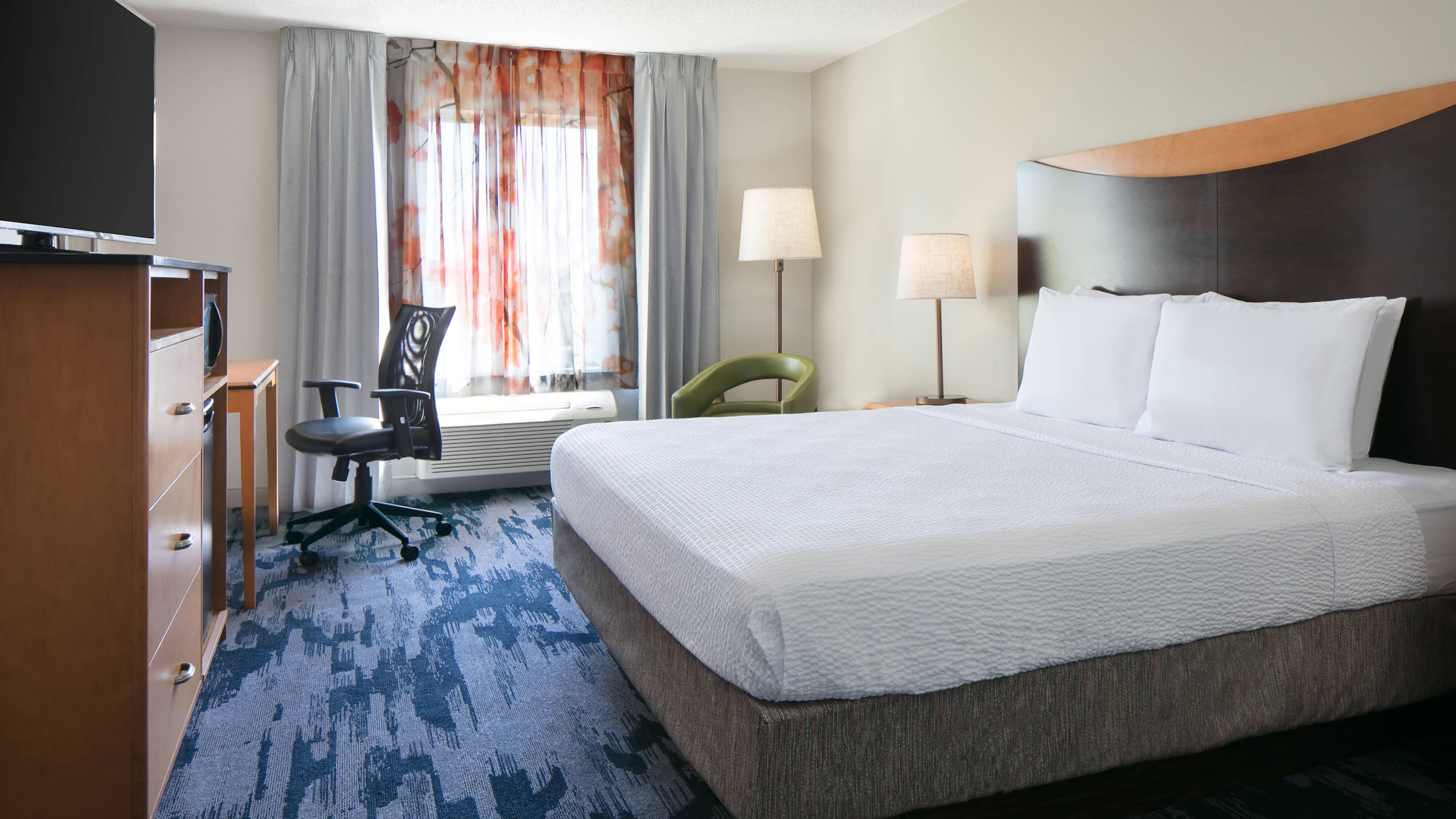 Fairfield Inn Manhattan - Image 2