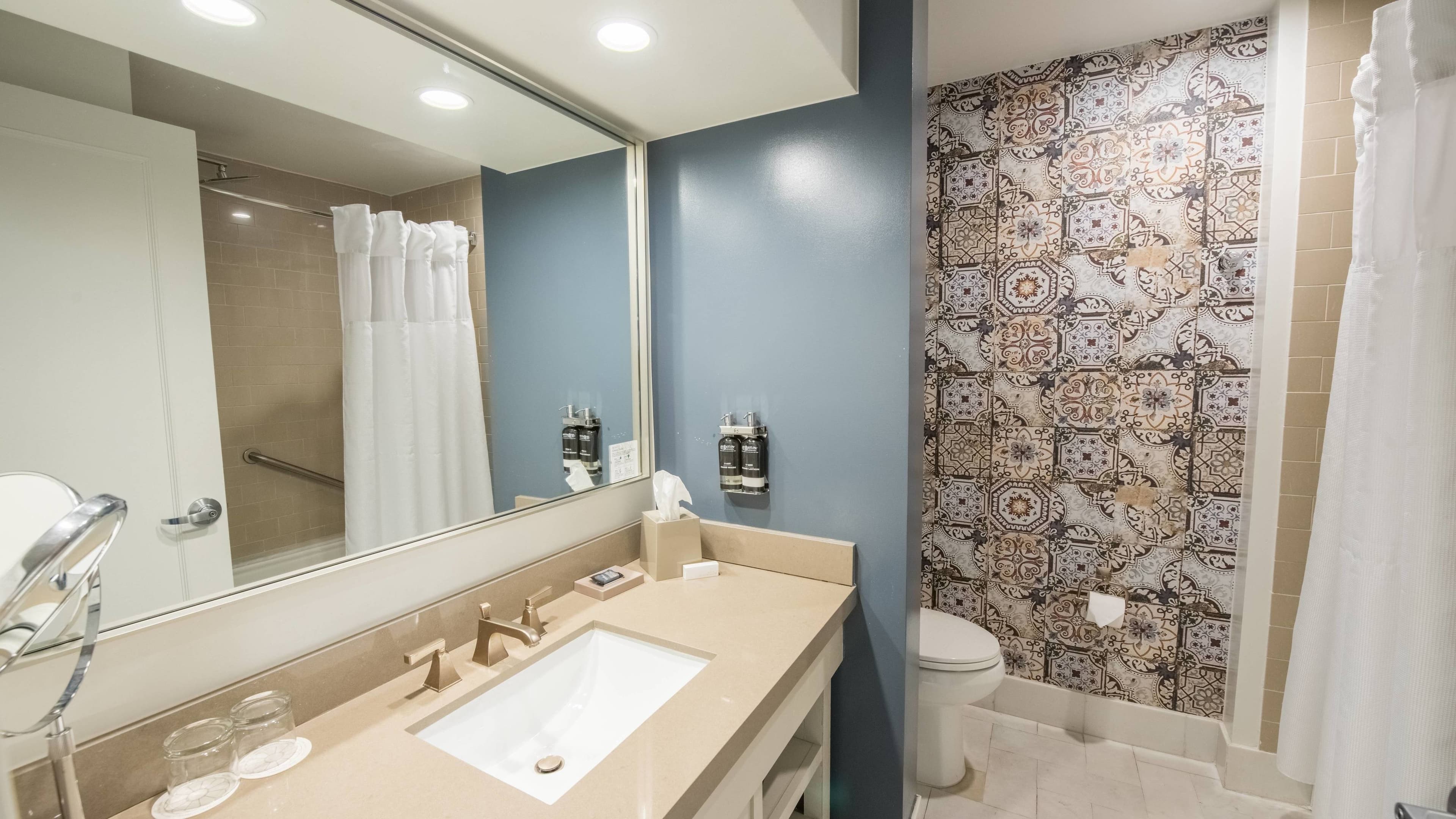 Deluxe Guest room - Image 5