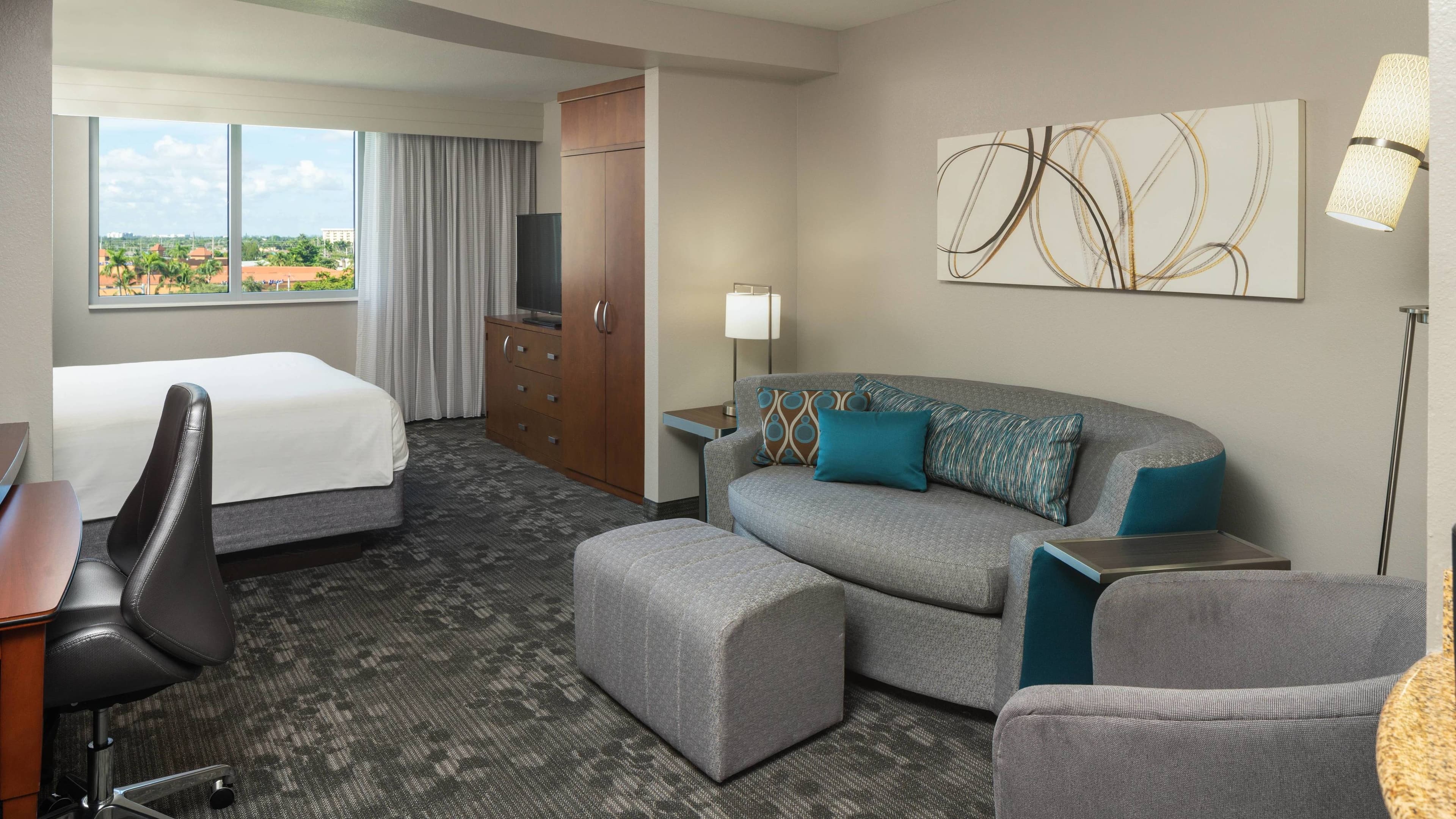 Courtyard Miami Airport — 30