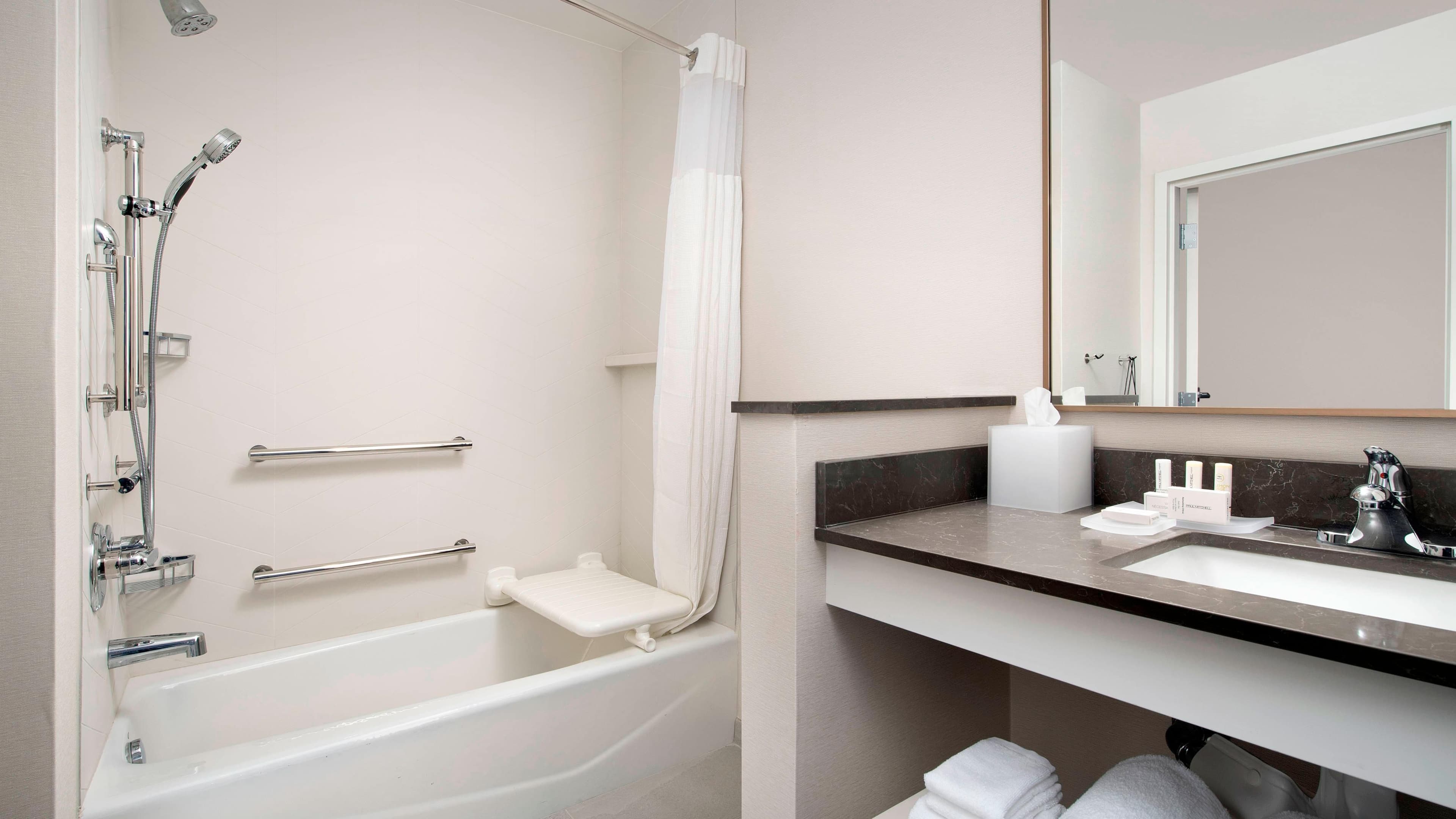 Holiday Inn Express & Suites Doral - Miami — 24