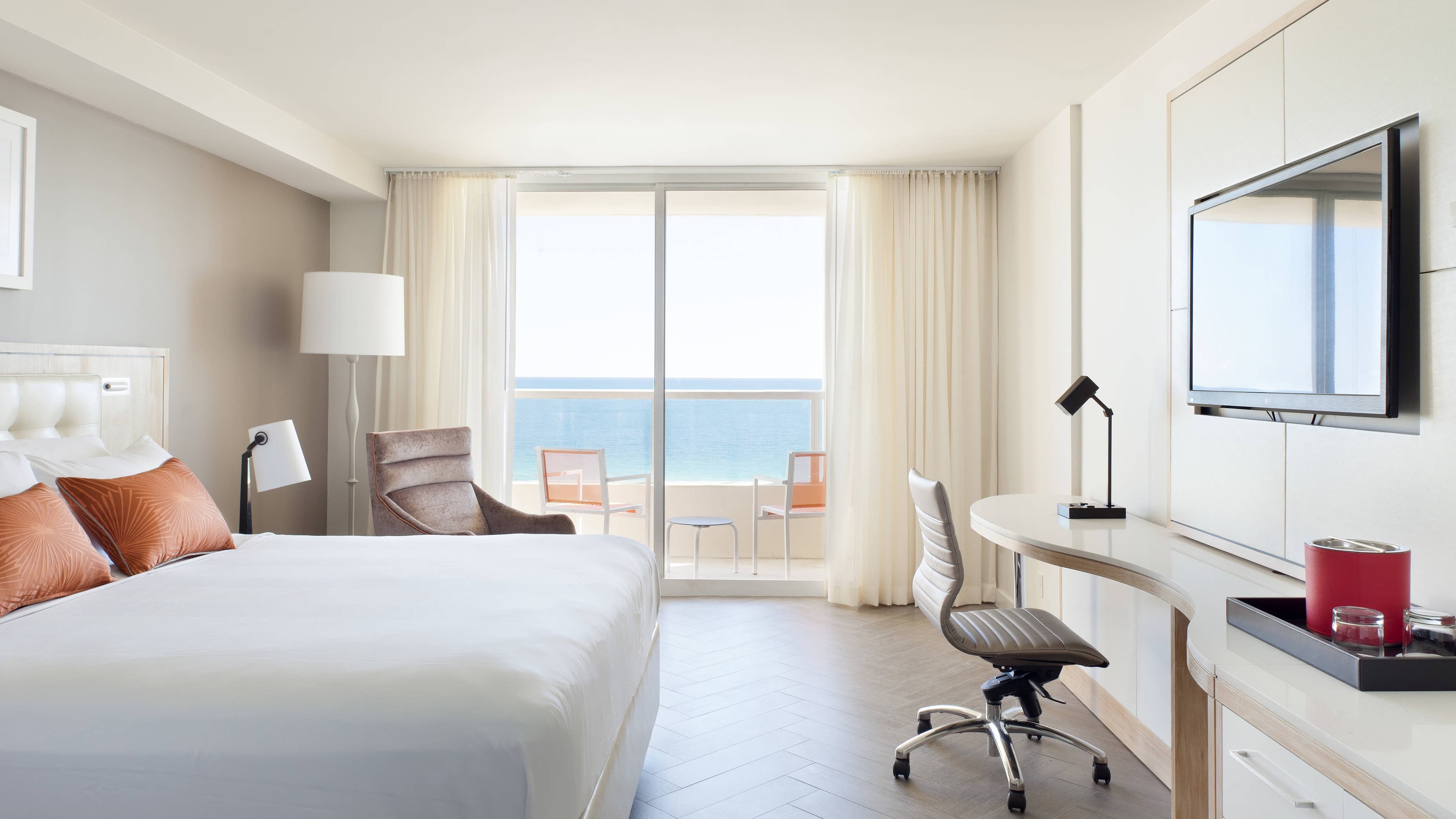 Holiday Inn Miami Beach-Oceanfront — 10