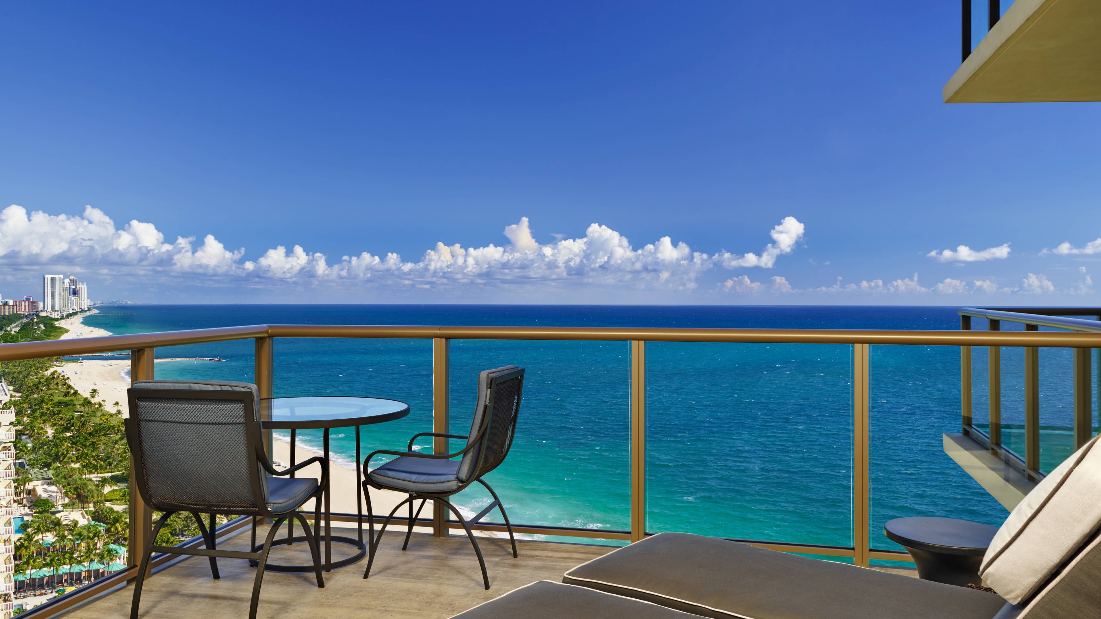 The St. Regis Bal Harbour Resort - Image 2