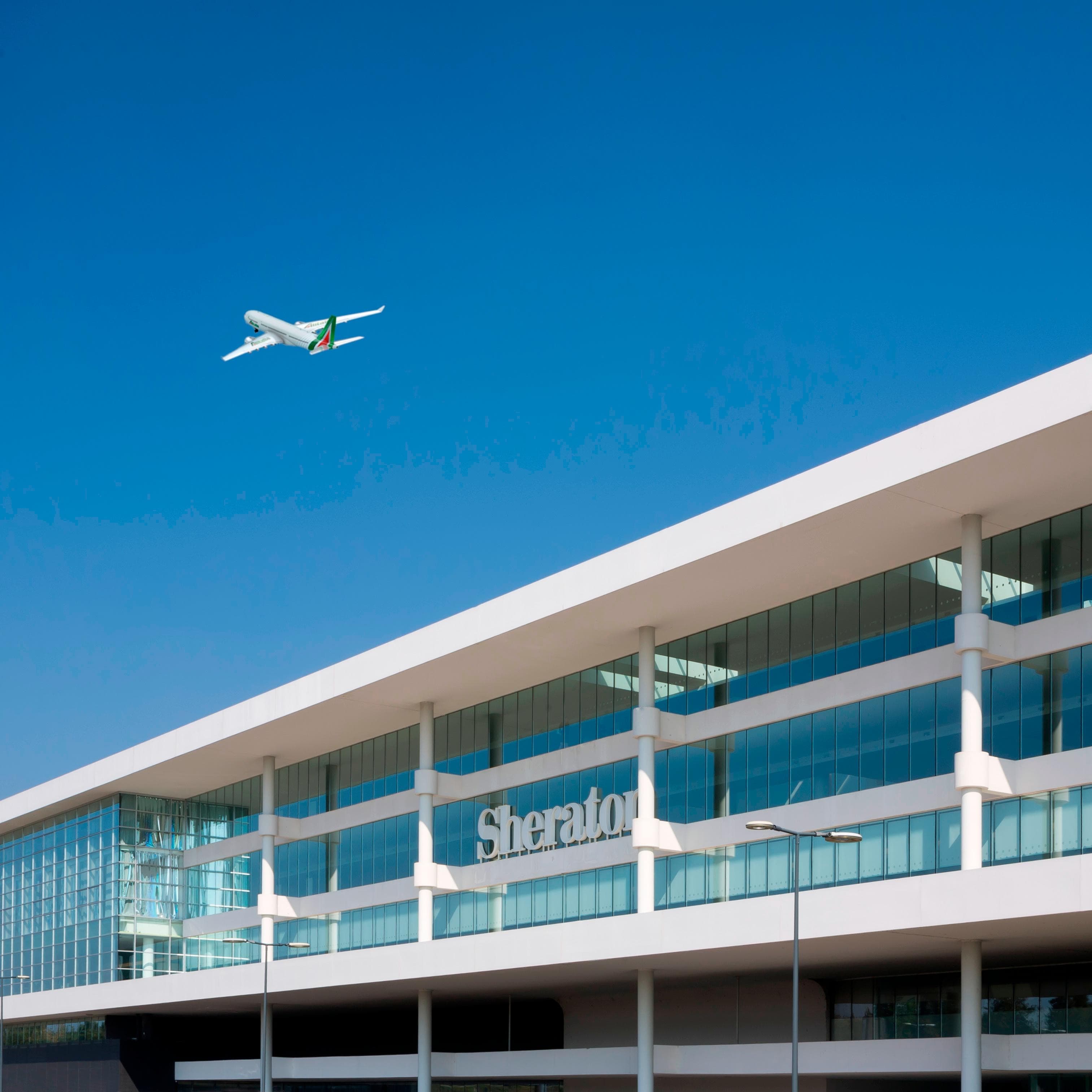 Sheraton Milan Malpensa Airport Hotel & Conference Centre - Image 1