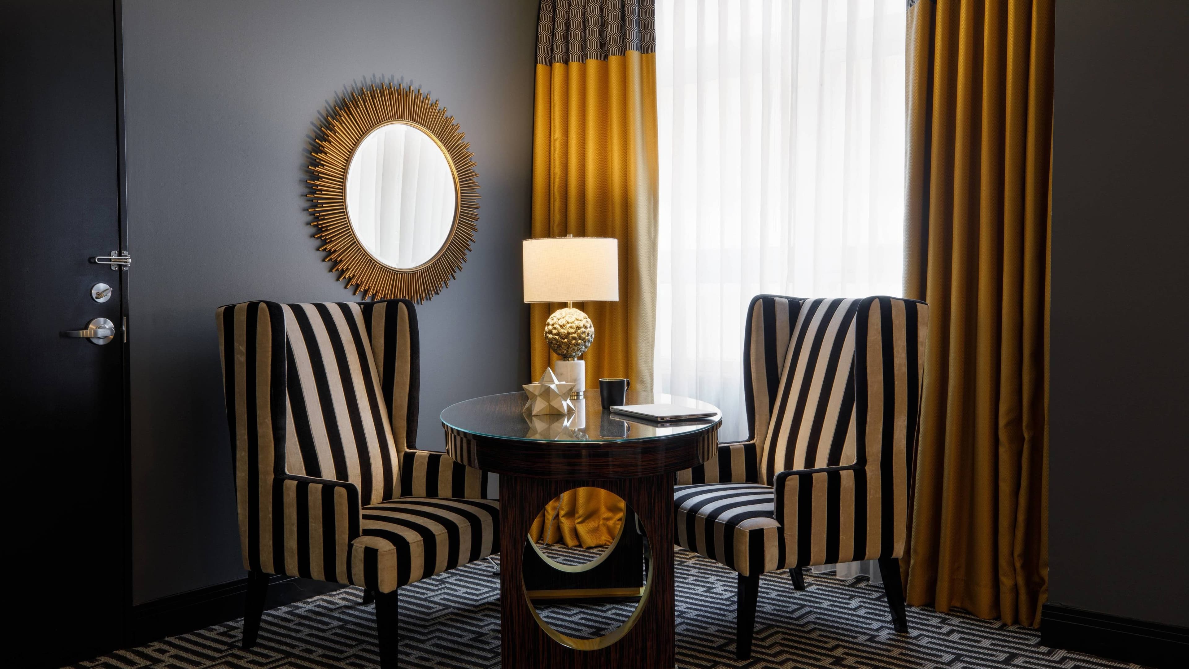Hotel Metro, Autograph Collection — 11