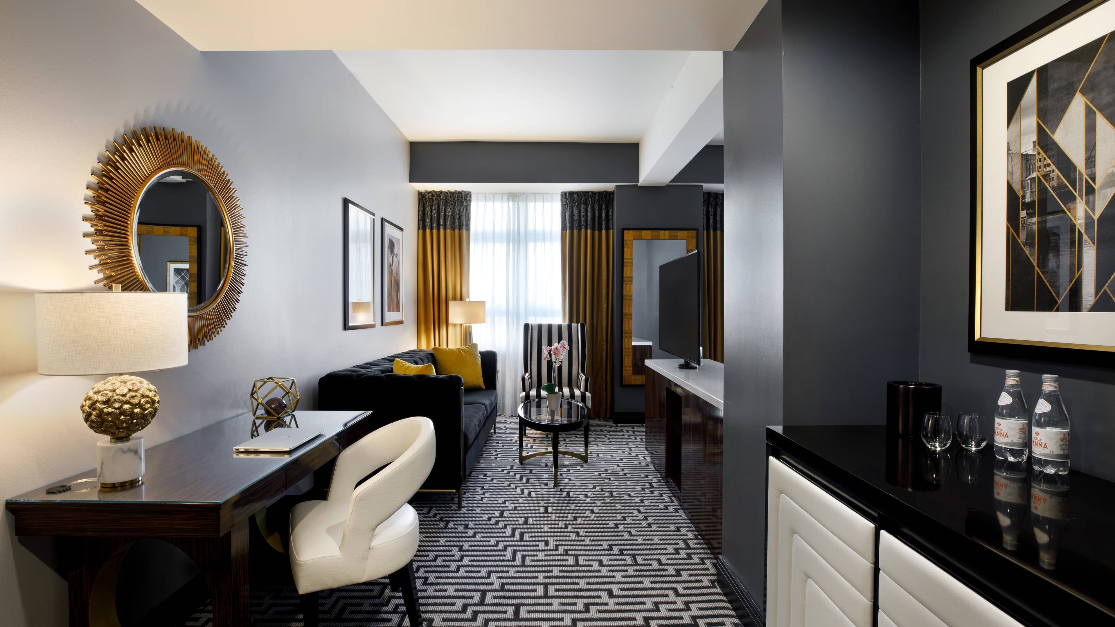 Hotel Metro, Autograph Collection — 15