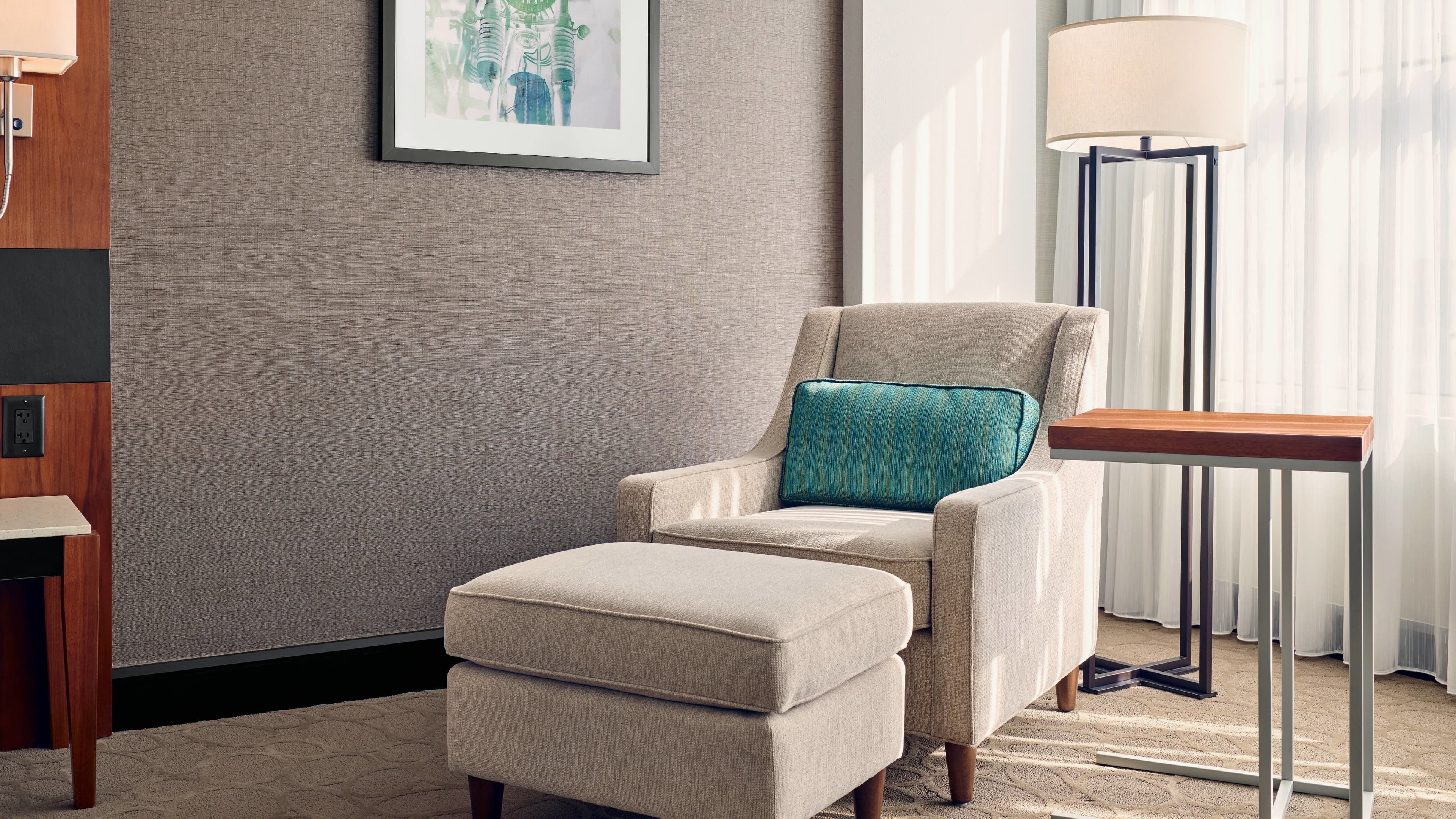 Delta Hotels Milwaukee Northwest - Image 3