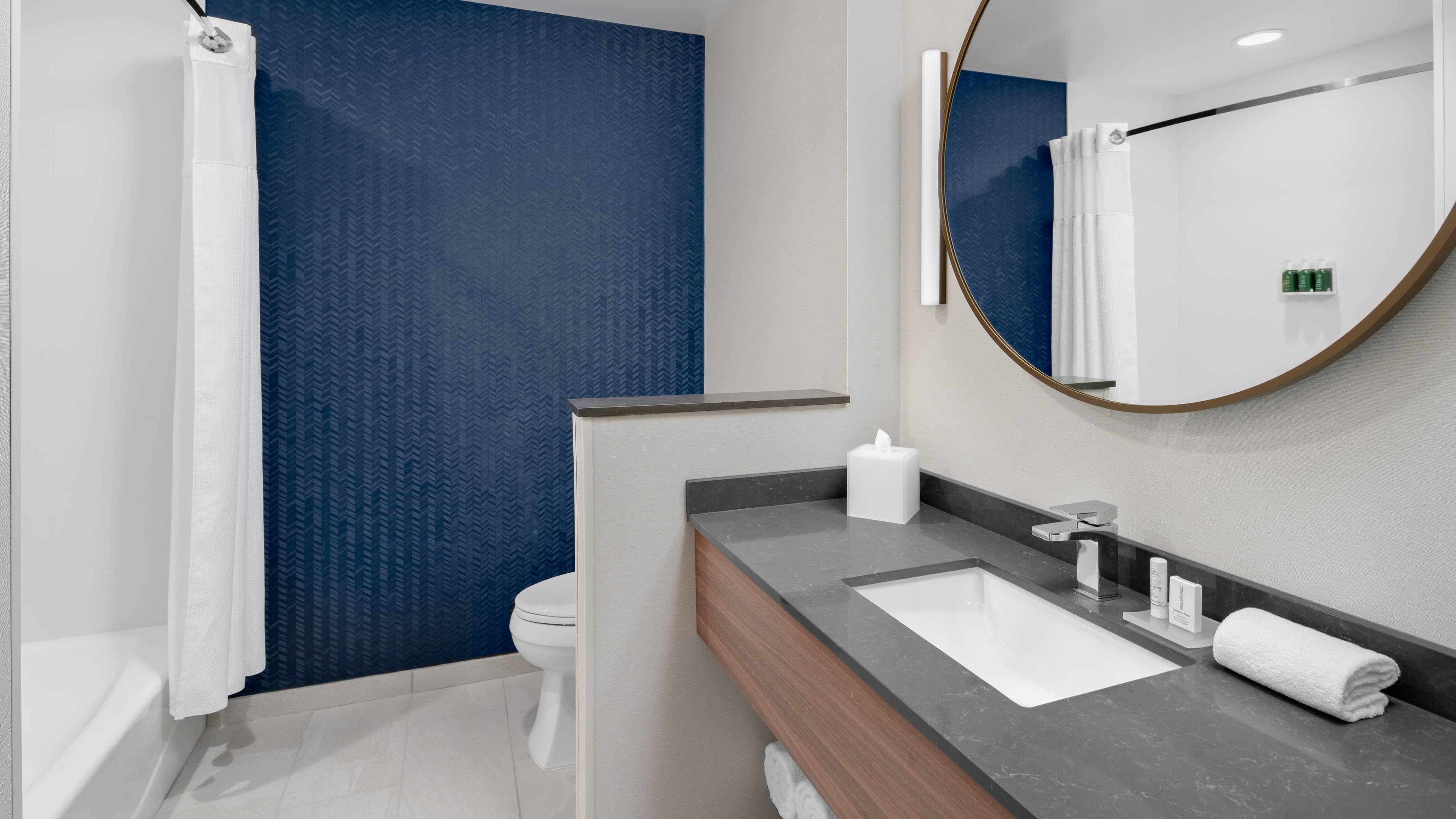 Fairfield Inn & Suites Lake Geneva — 10