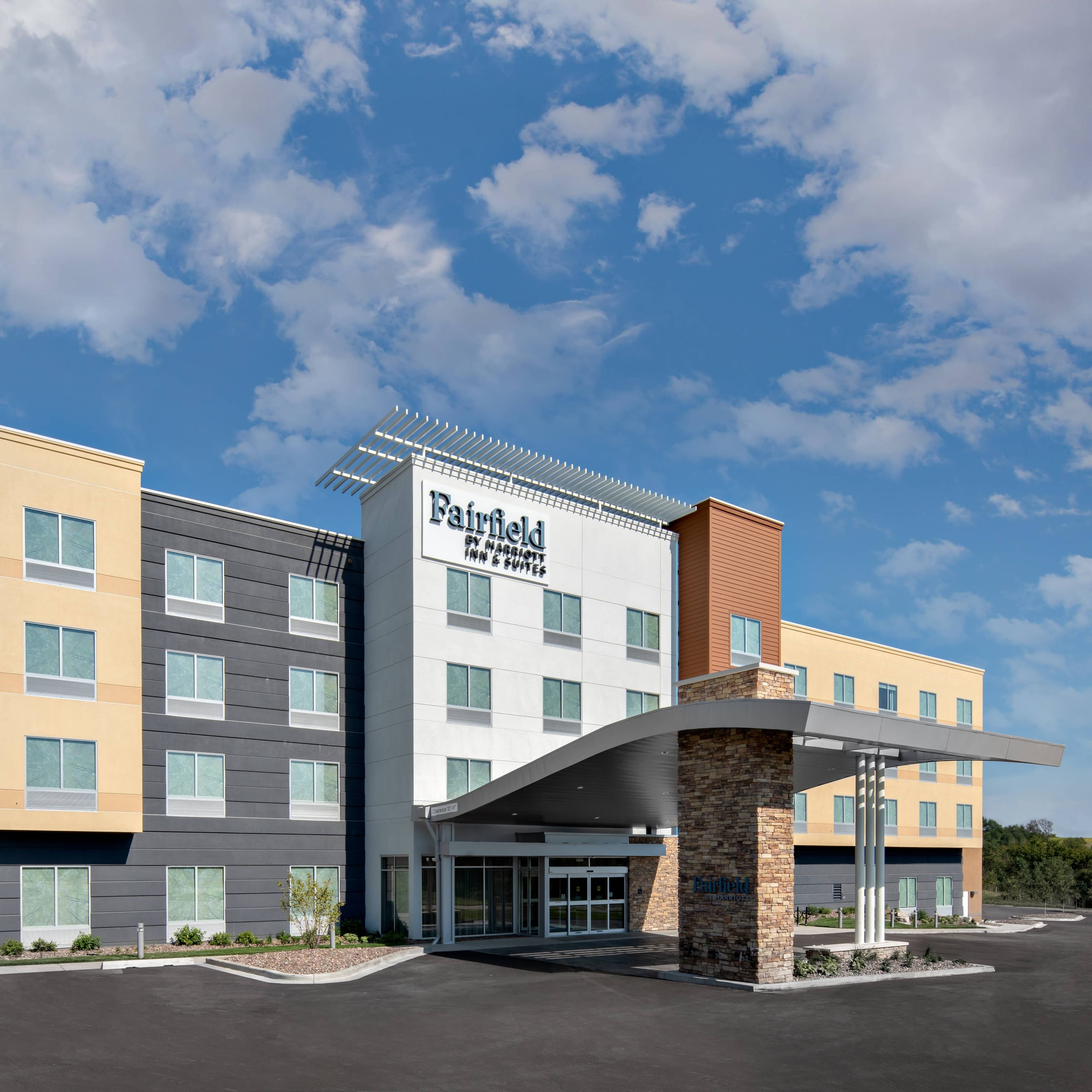 Fairfield Inn & Suites Lake Geneva - Image 1