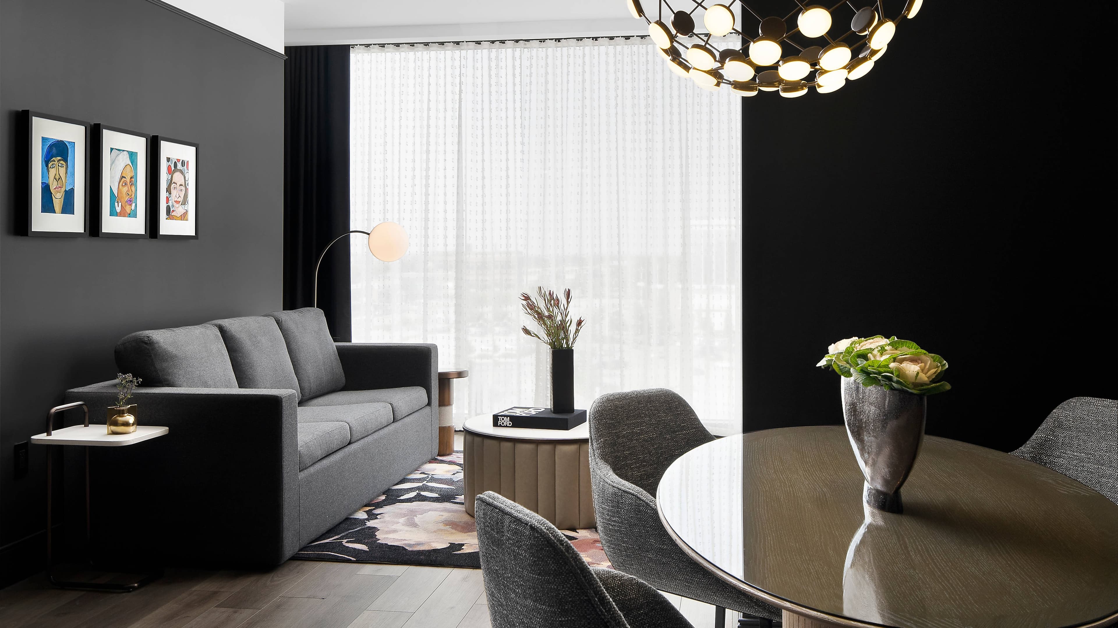 Renaissance Milwaukee West Hotel - Image 2